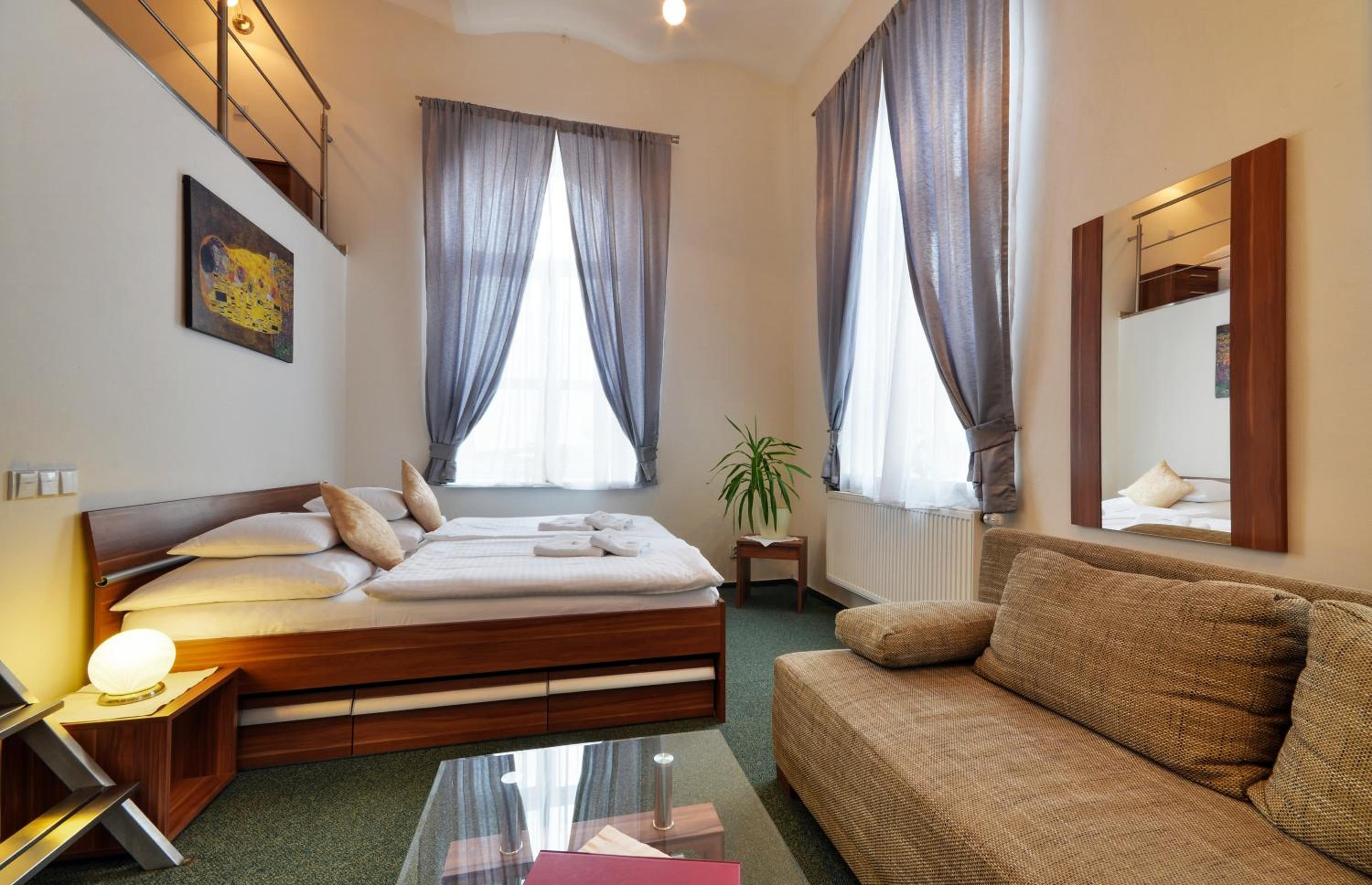 Duplex Family Room - Photo 7