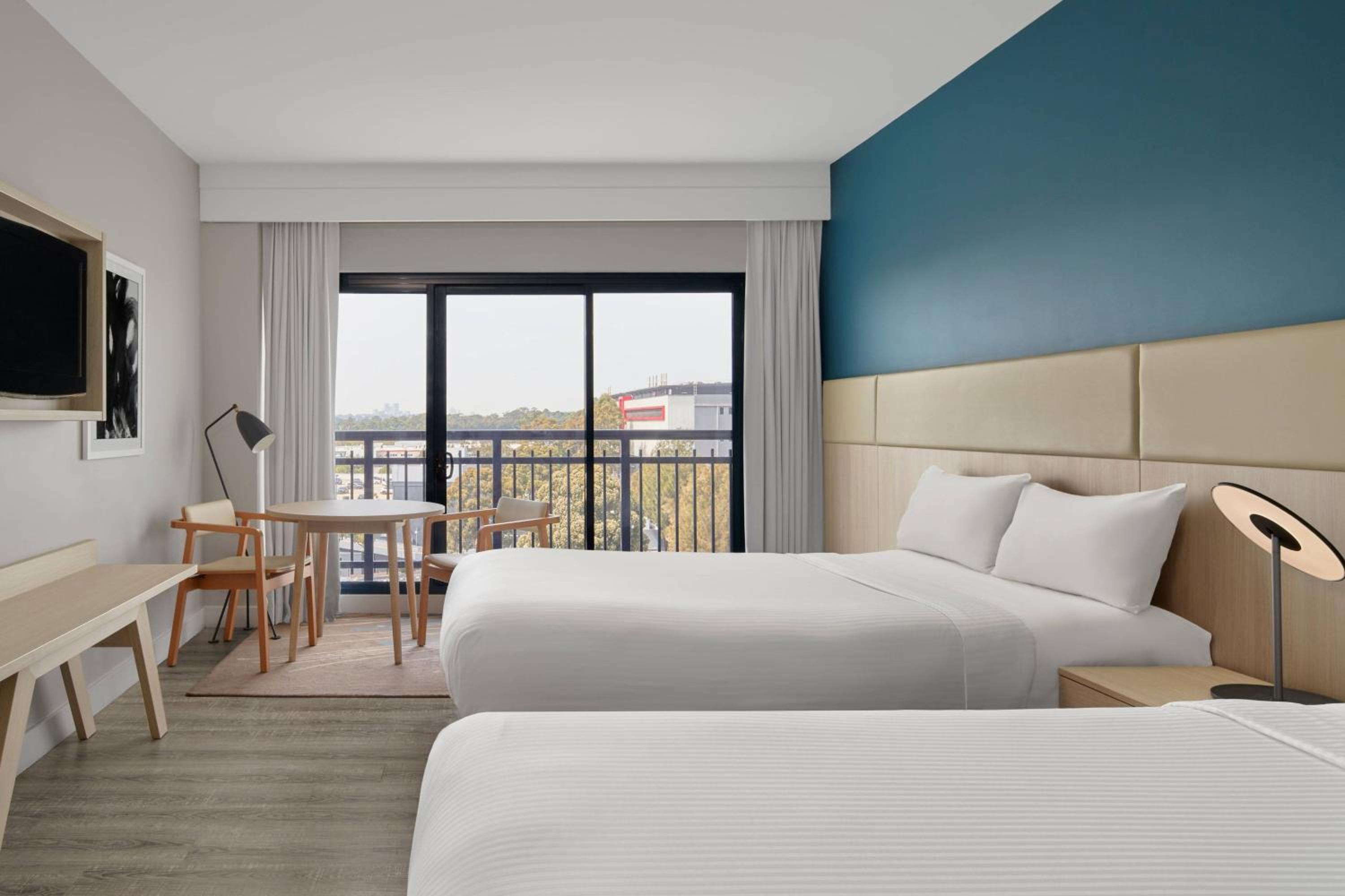Balcony Guest Room, Guest Room, 2 Double, Skyline View