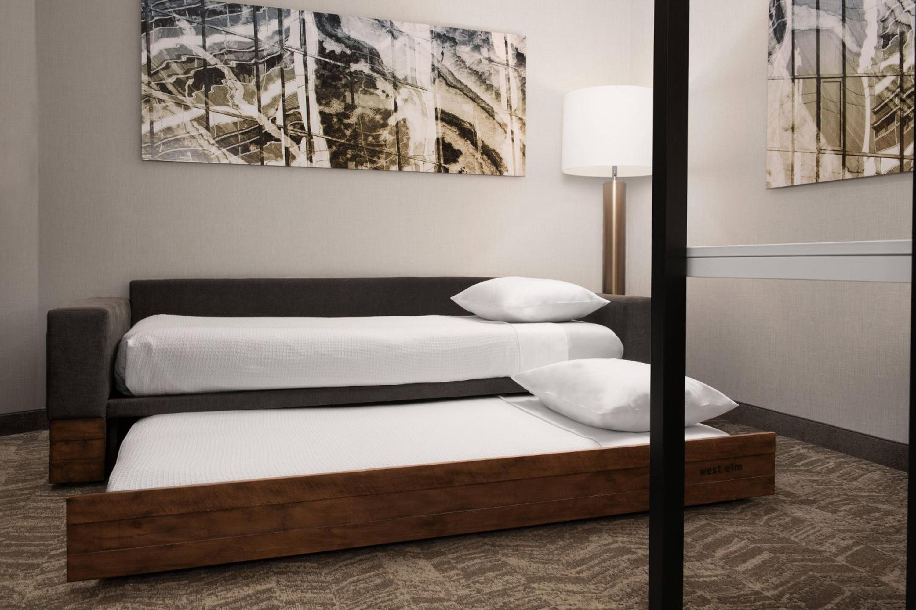 QQSTStudio Suite, 2 Queen, Trundle Bed - Photo 6