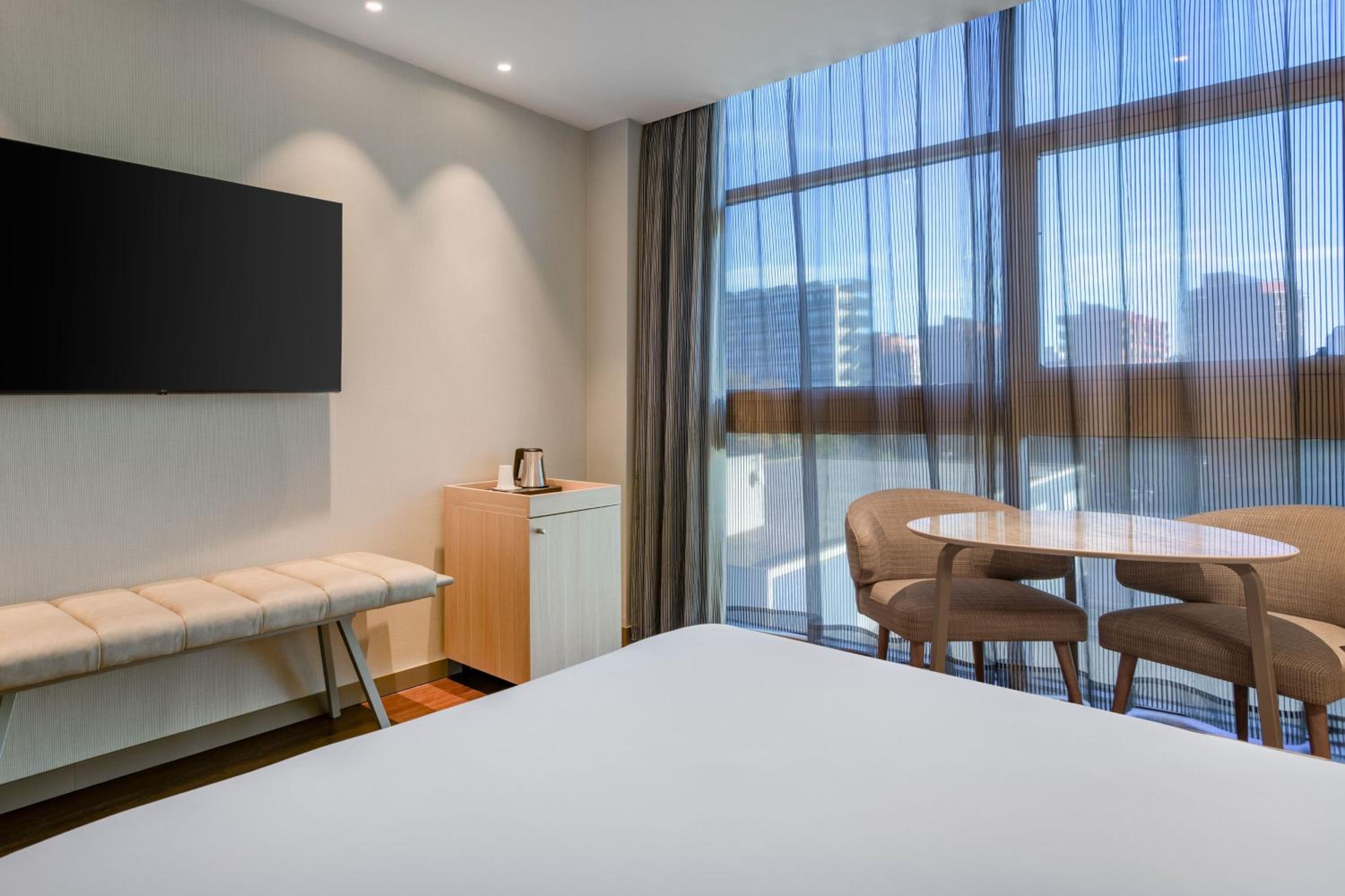 Guest Room, 1 King