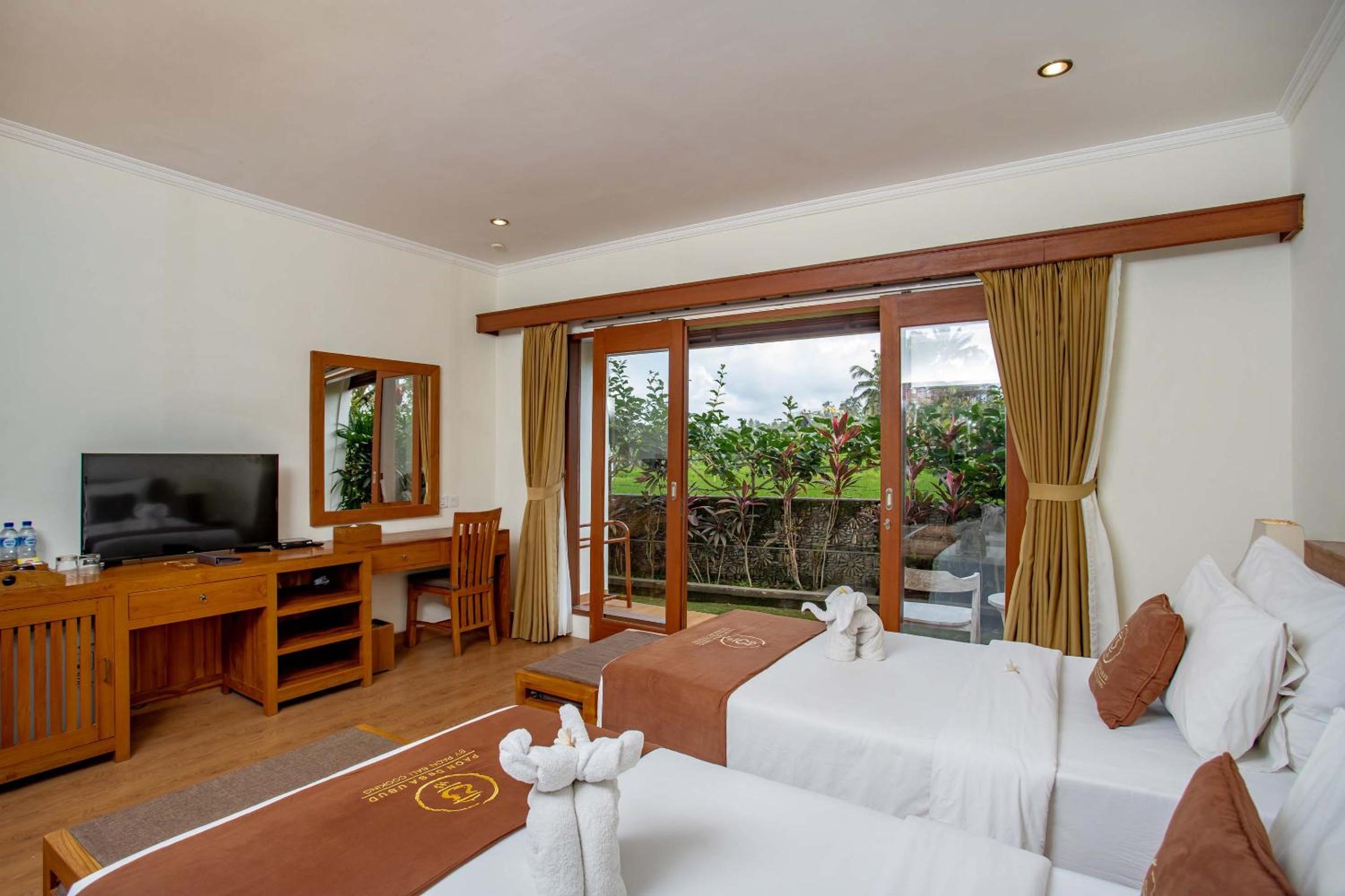 Deluxe Room Balcony with Rice Field View - Photo 24