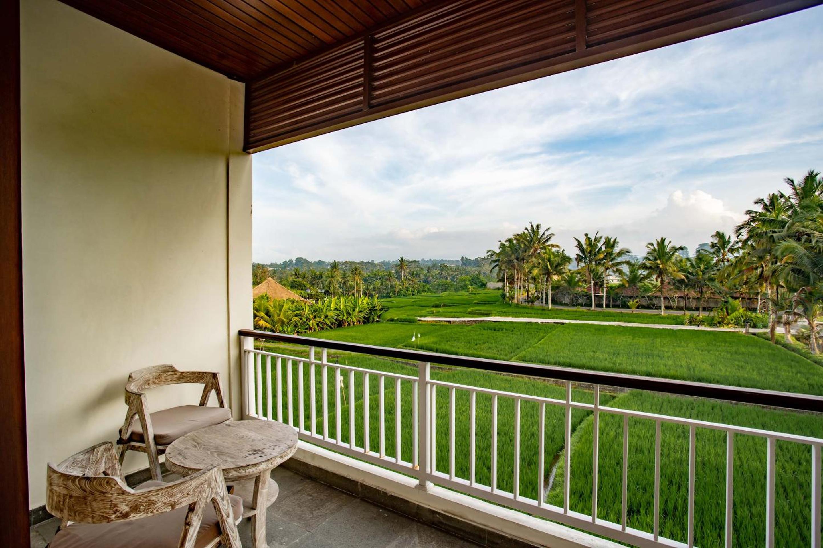 Deluxe Room Balcony with Rice Field View - Photo 23
