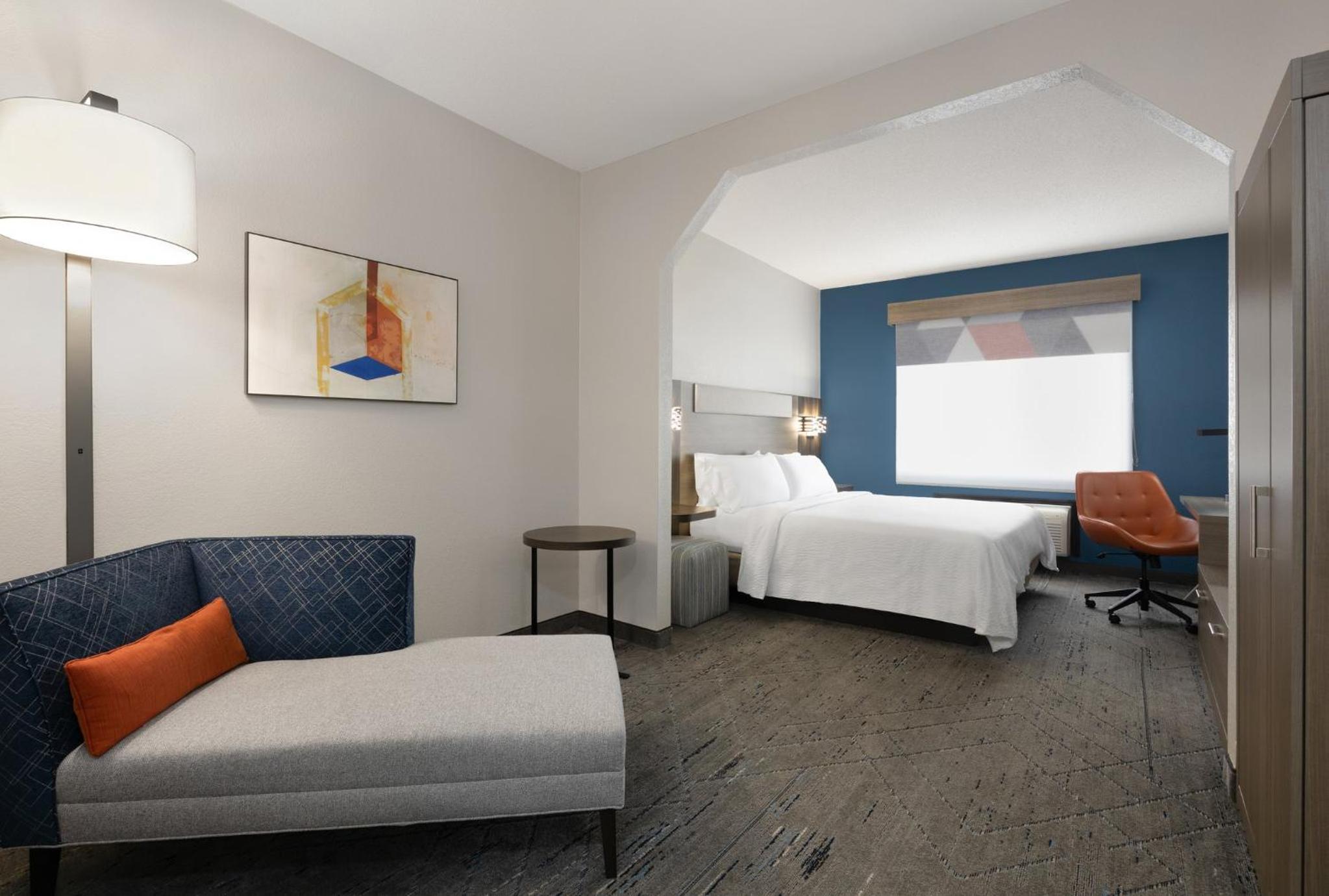 Standard King Room - Photo 2