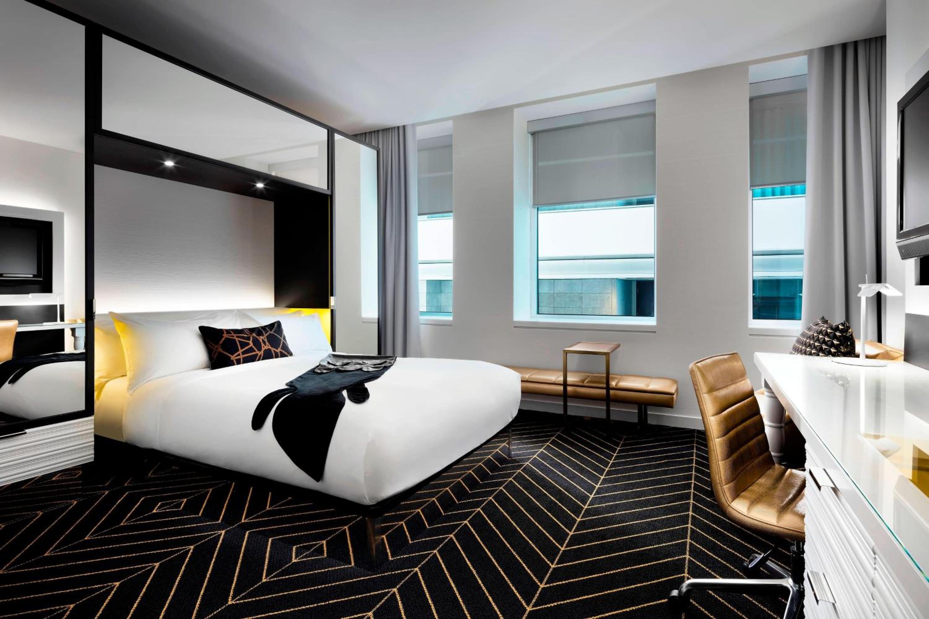 Wonderful, Guest room, 1 King - Photo 1