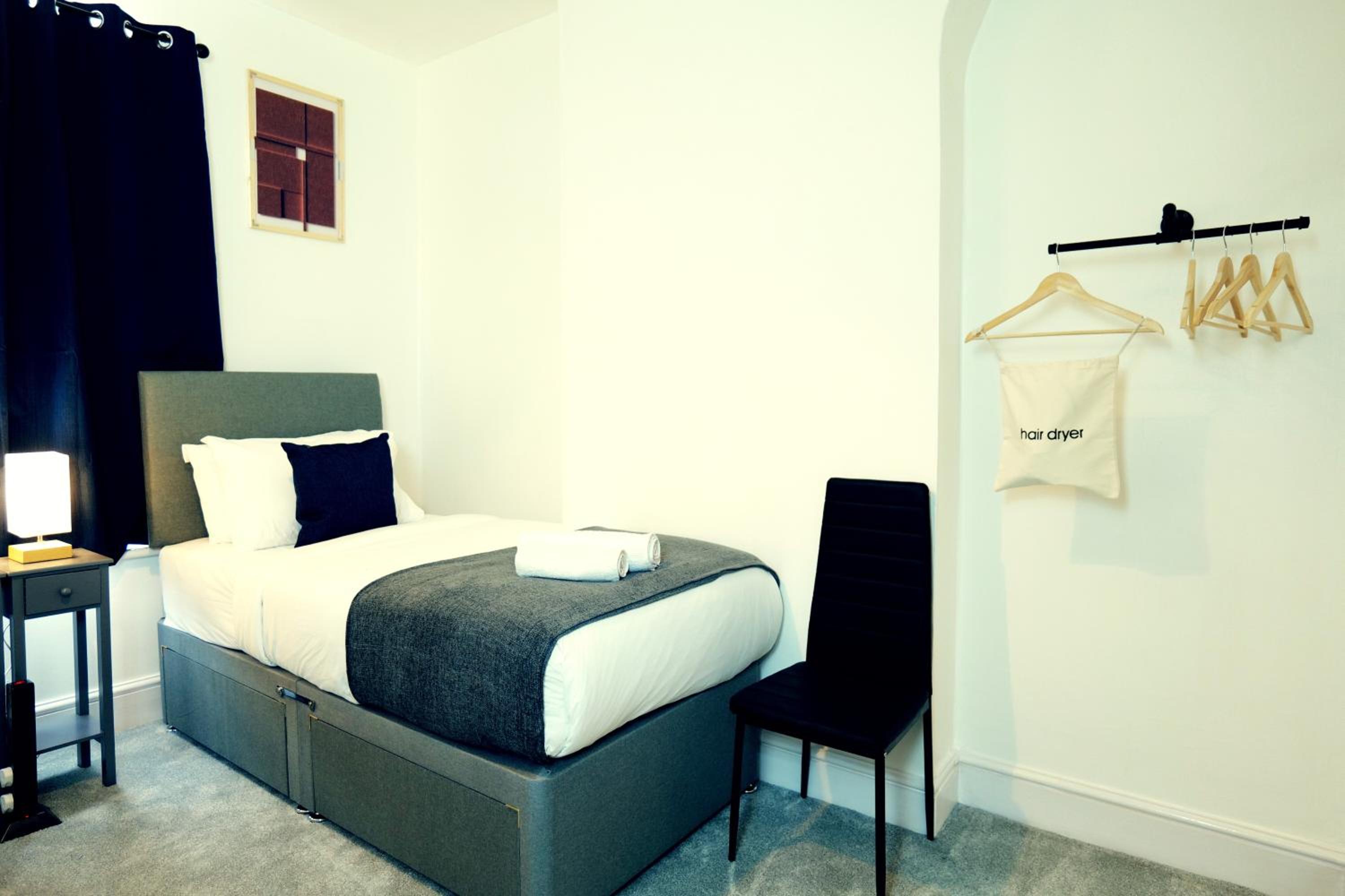 Two-Bedroom House photo 2