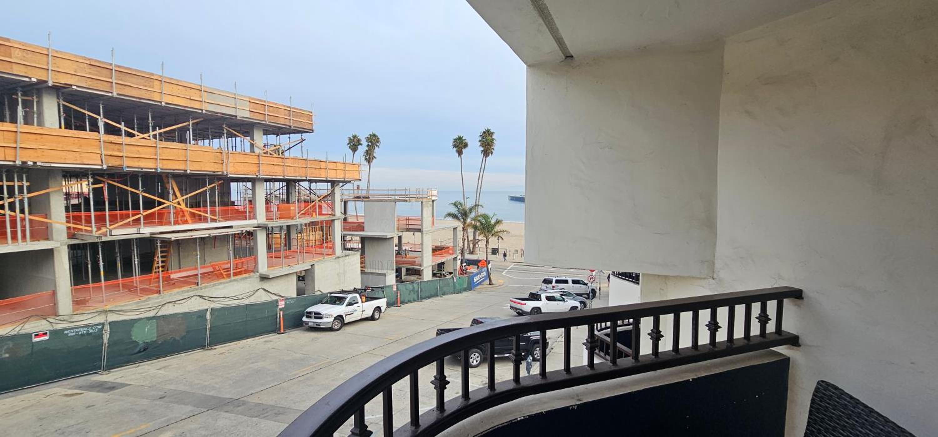 Partial Ocean View, King Bed, Private Balcony photo 3