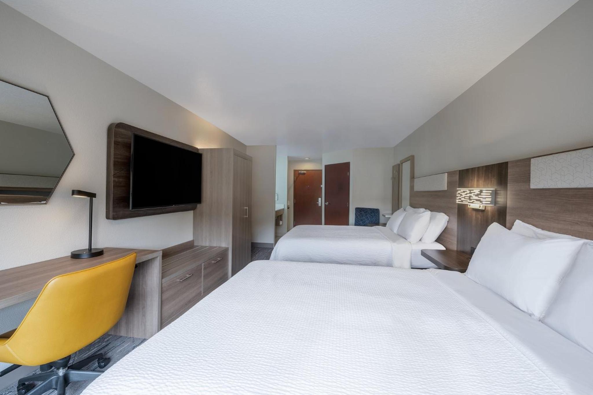 Standard Room with Two Queen Beds