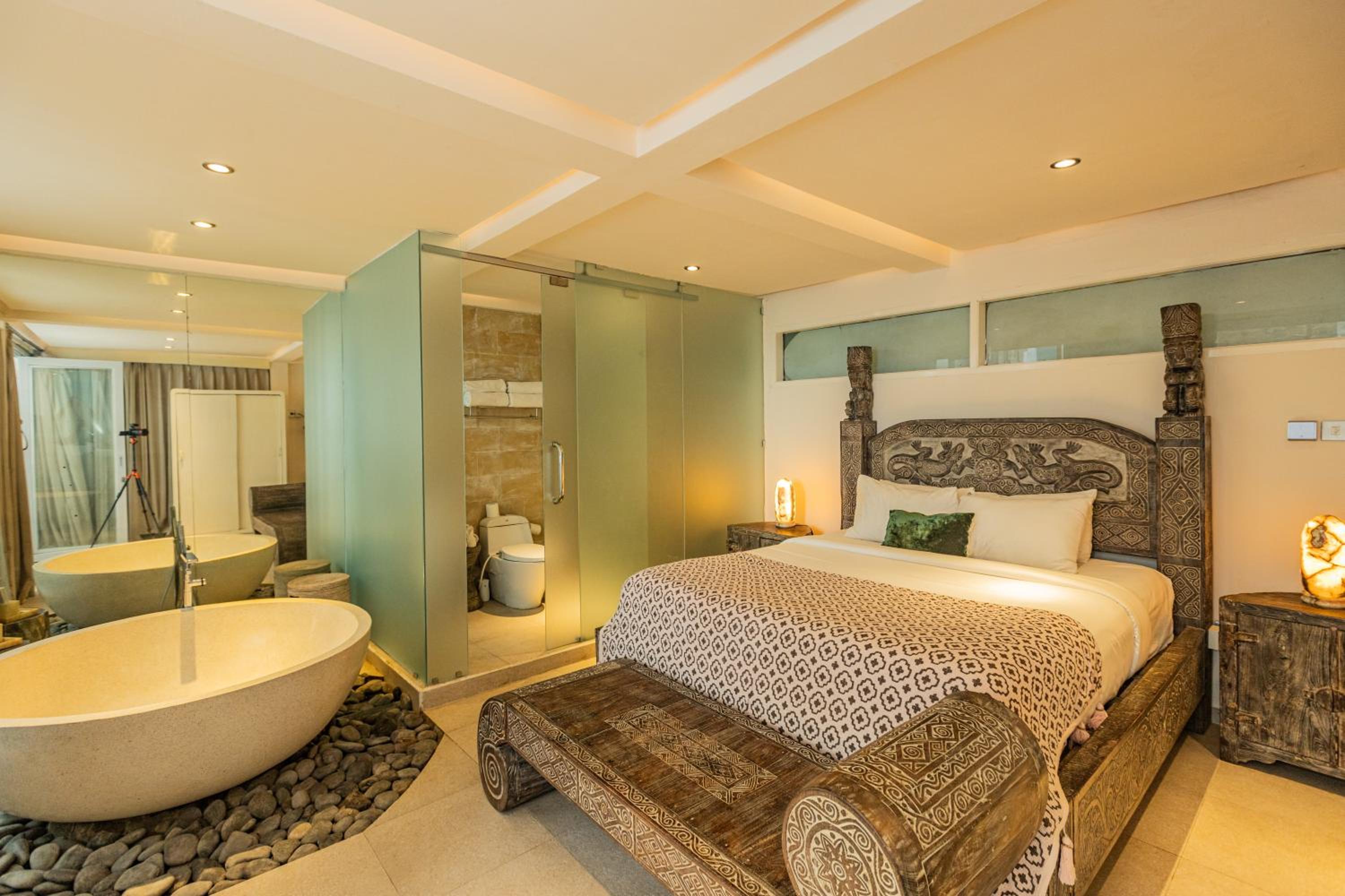 Superior Suite - Photo 2