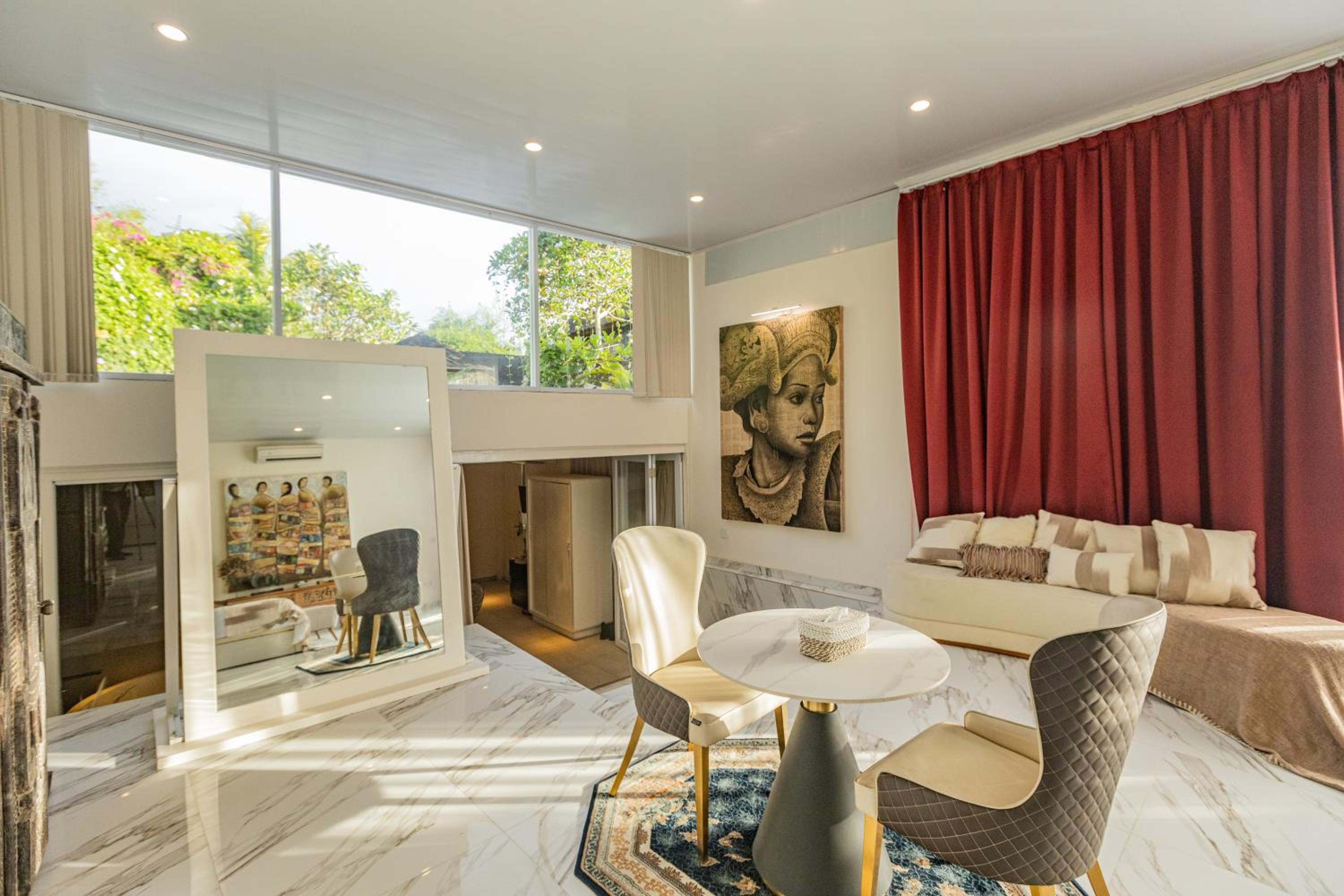 Superior Suite - Photo 4