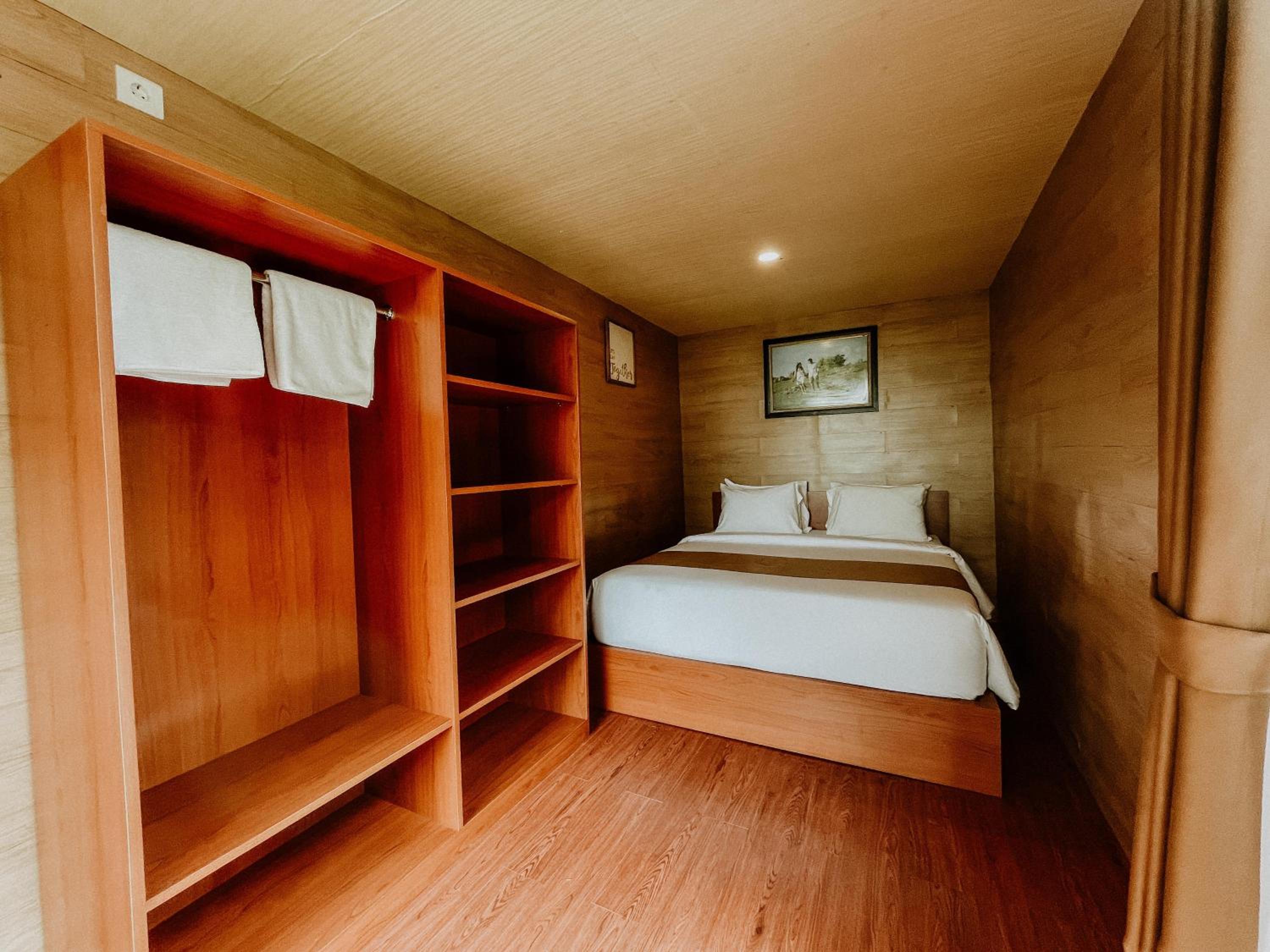 Deluxe Suite - Photo 1
