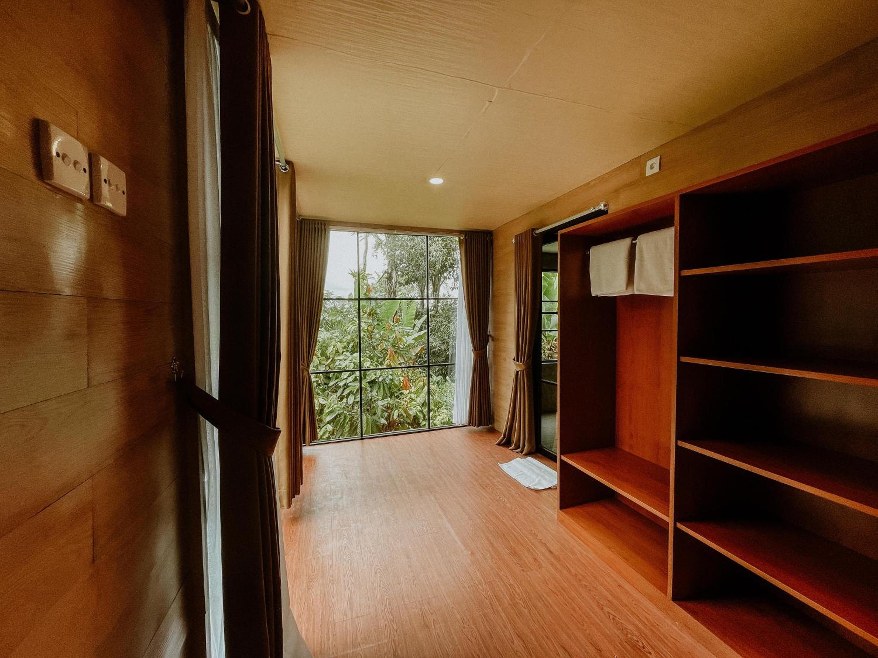 Deluxe Suite - Photo 7