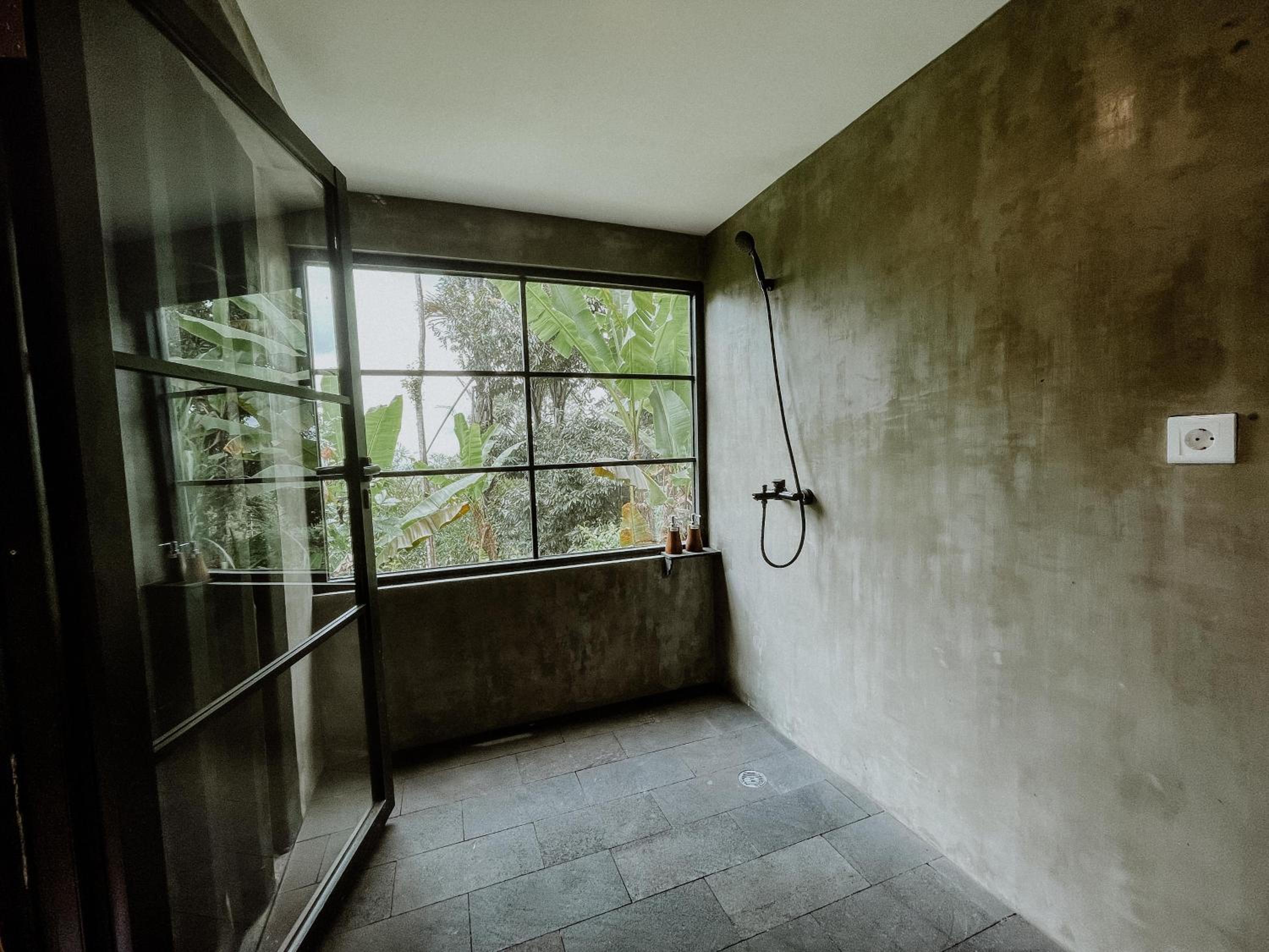 Deluxe Suite - Photo 10