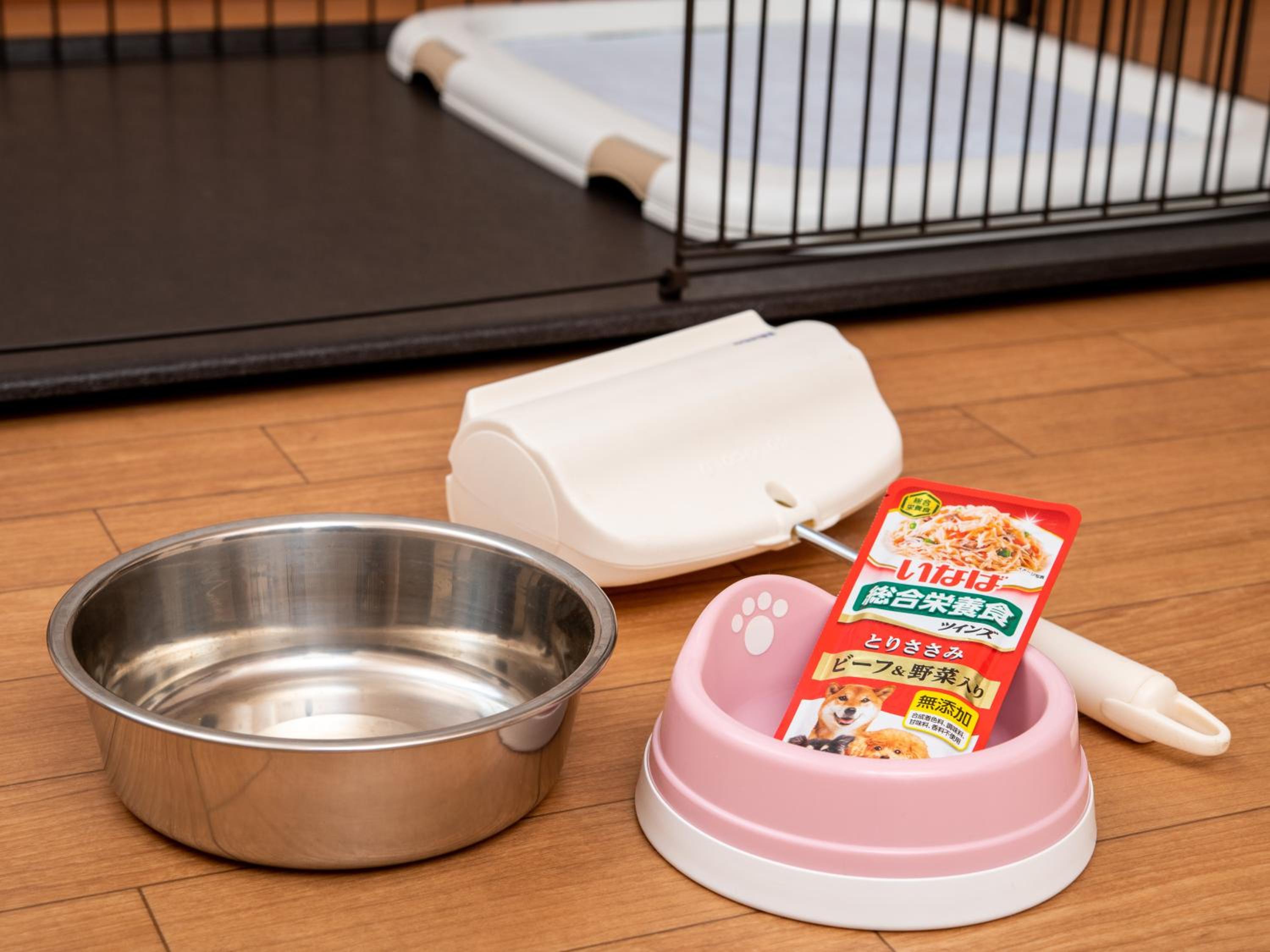 Dog Friendly room with a small double bed and private bathroom photo 3