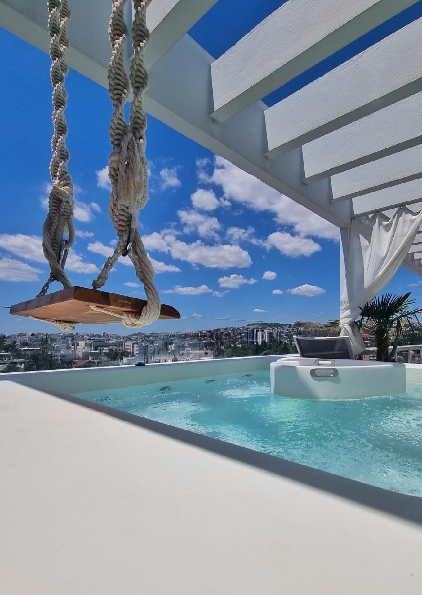 Penthouse Suite with private Infinity Jacuzzi photo 3