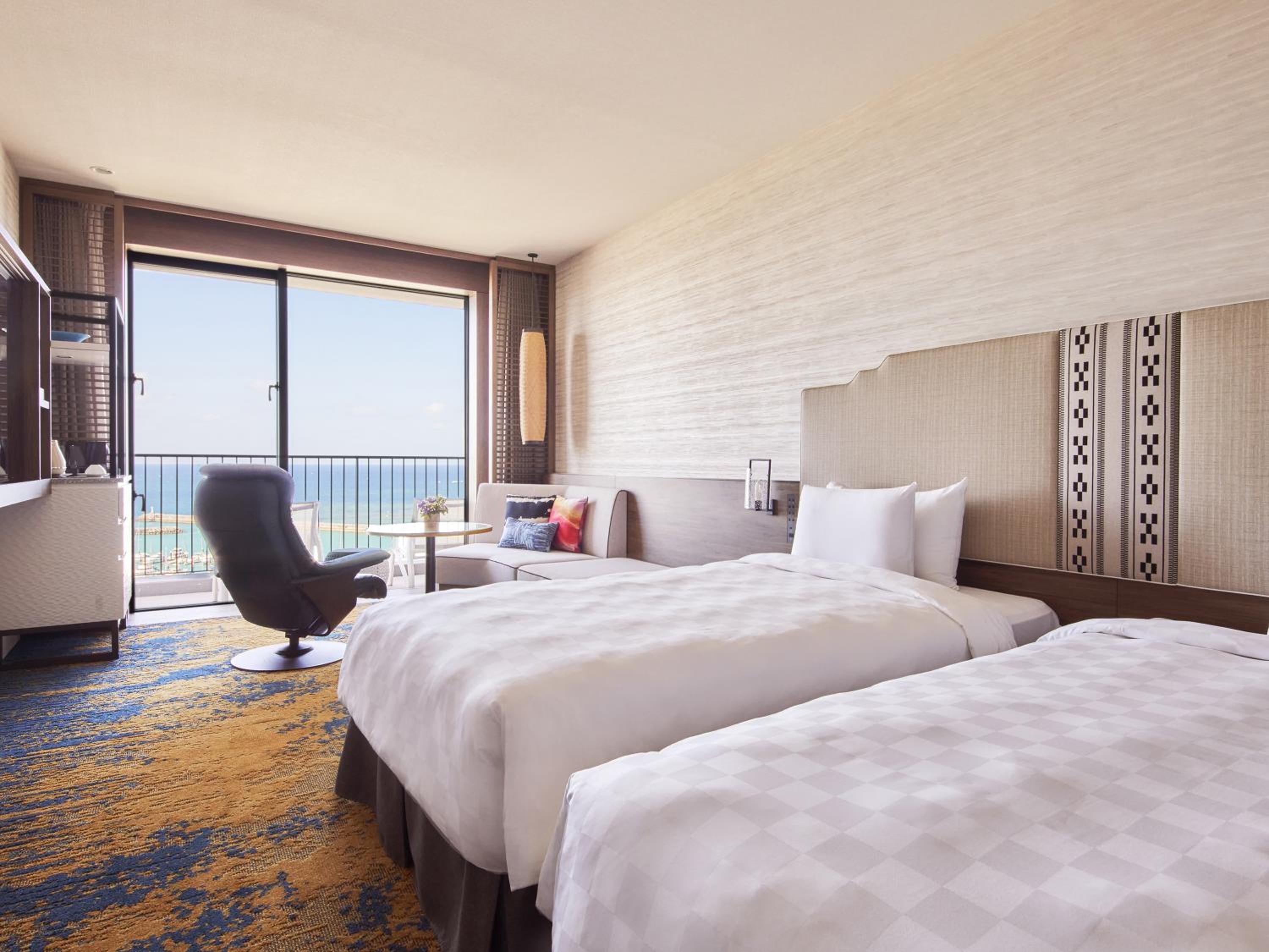 Deluxe Twin Room  with Club Lounge Access - Photo 1