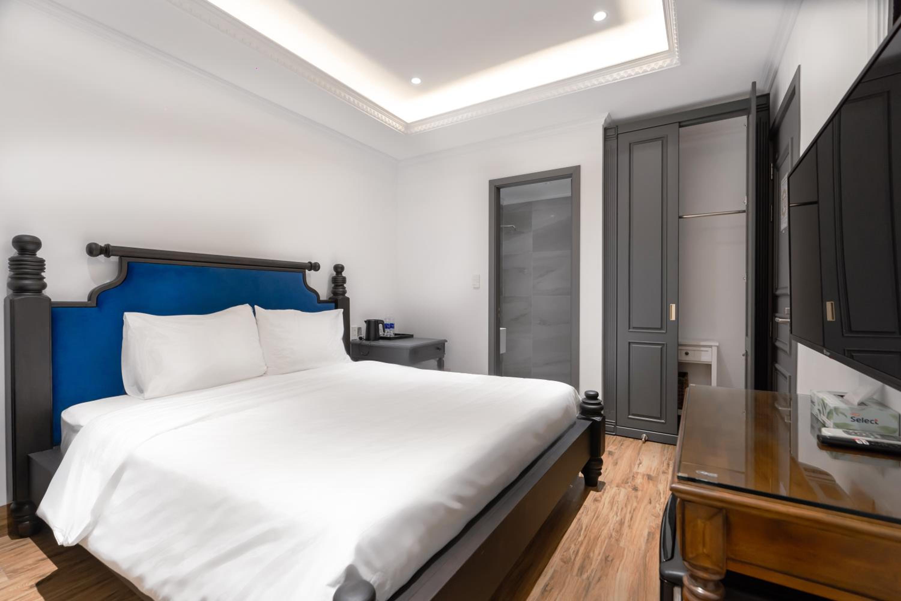 Superior King Room