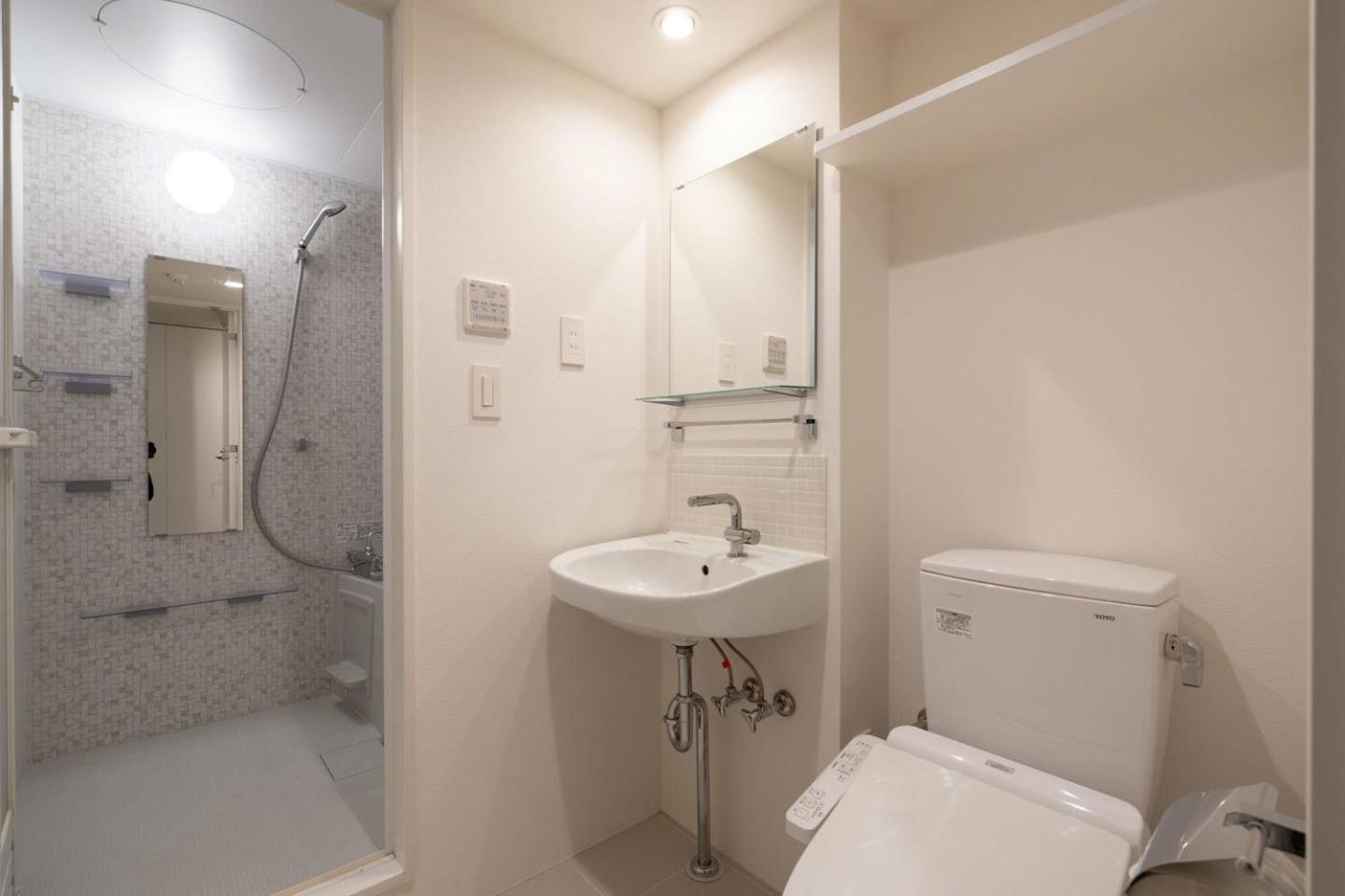 One-Bedroom Apartment photo 3