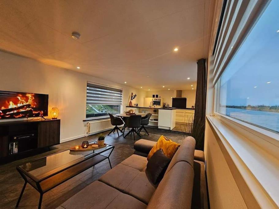 Two-Bedroom House photo 2