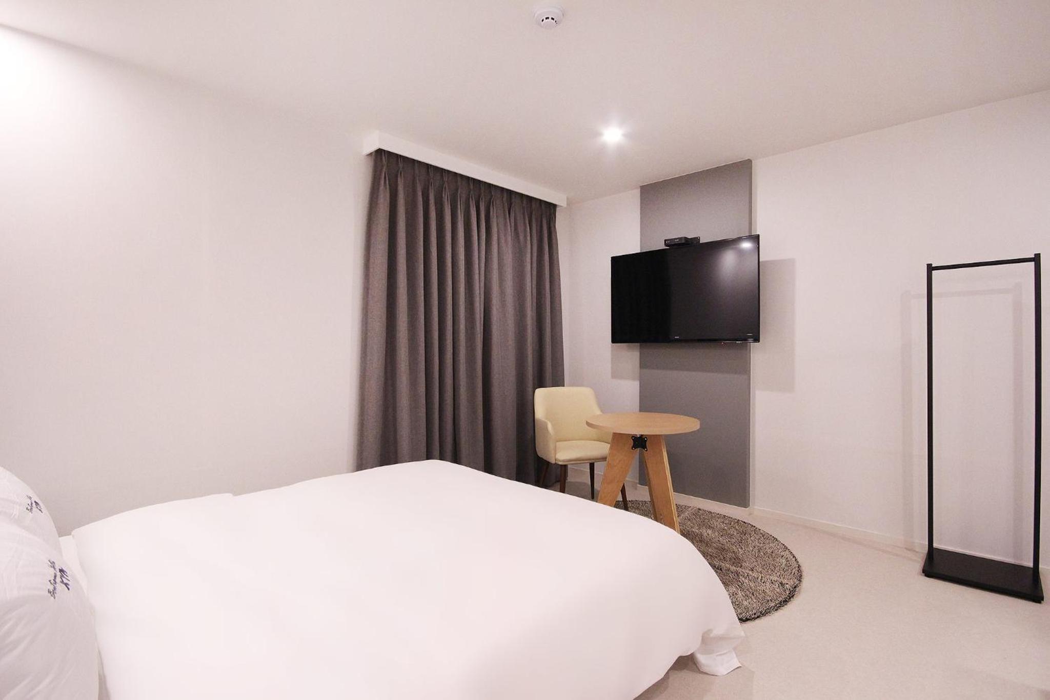 Standard Double Room - Photo 4