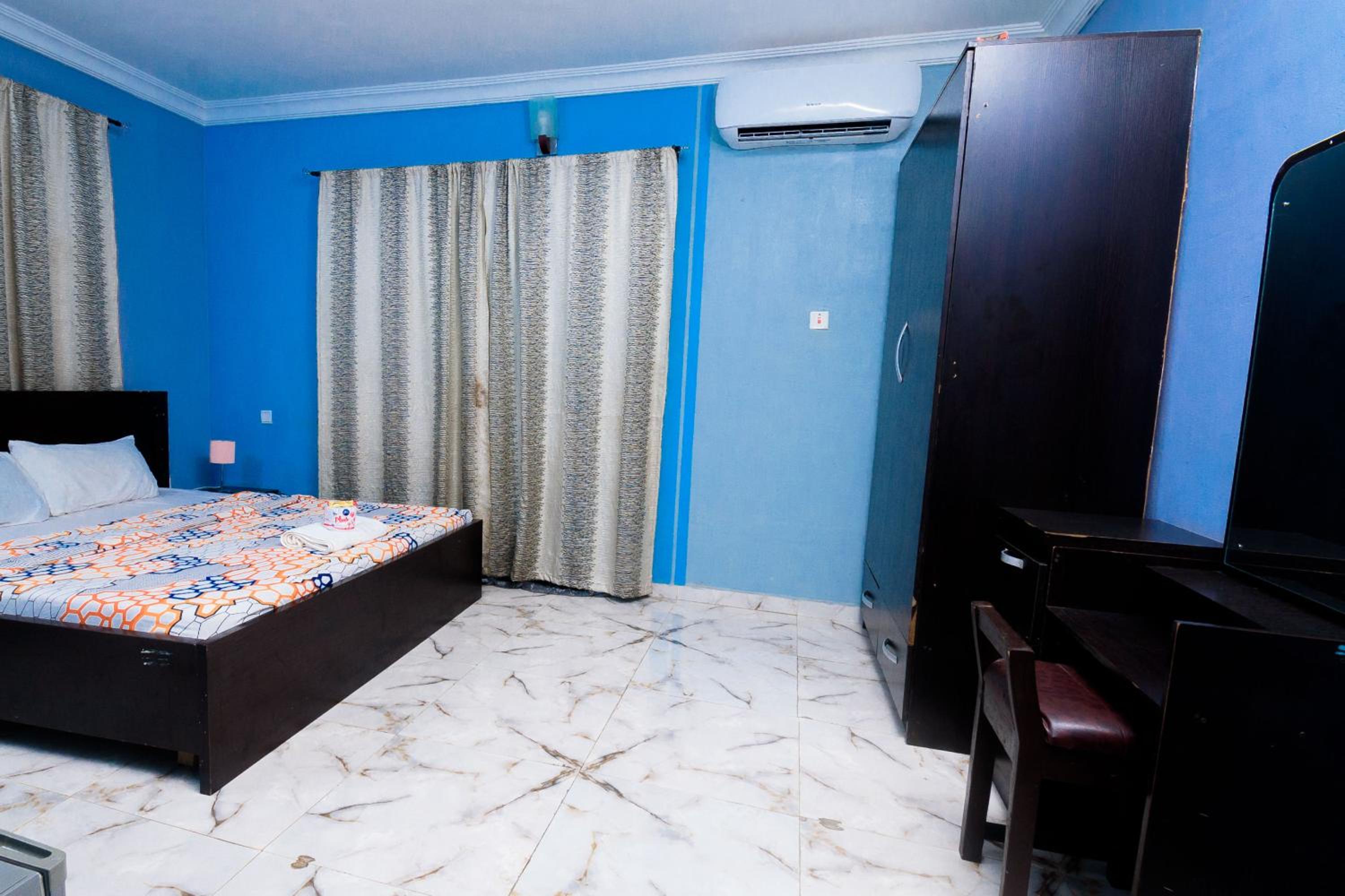 Large Twin Room photo 1