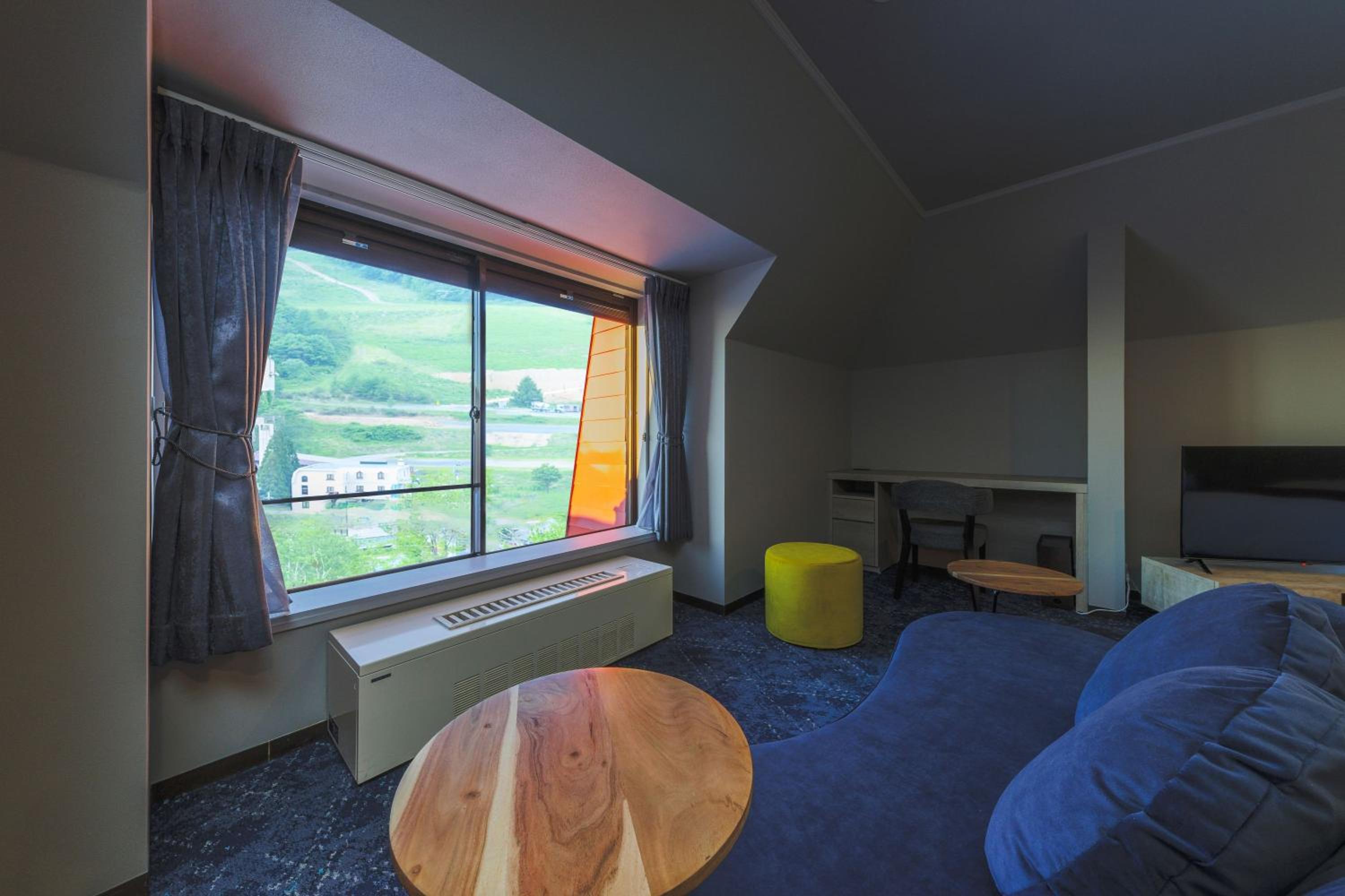 Suite - Non-Smoking photo 3