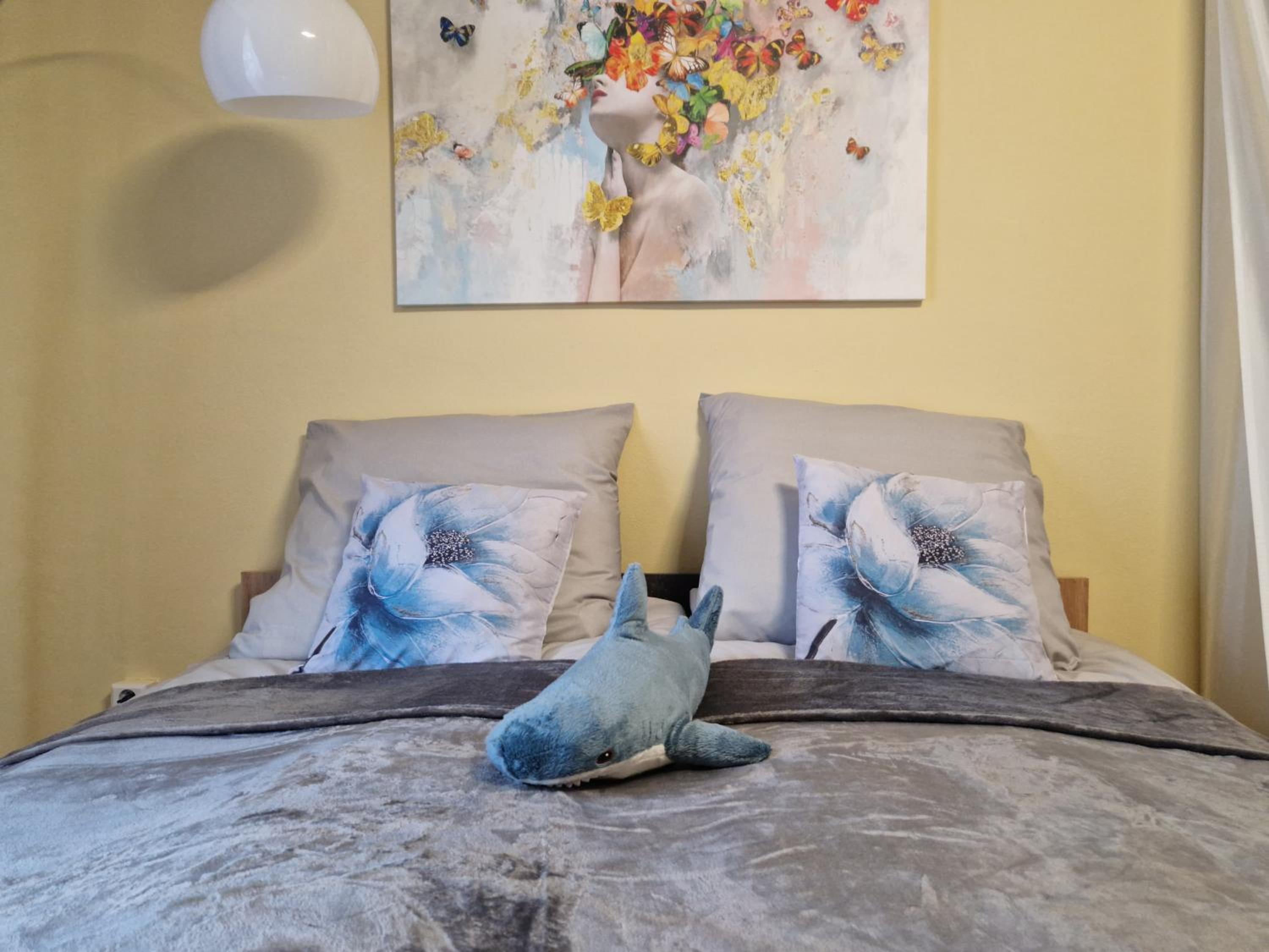 One-Bedroom Apartment photo 1
