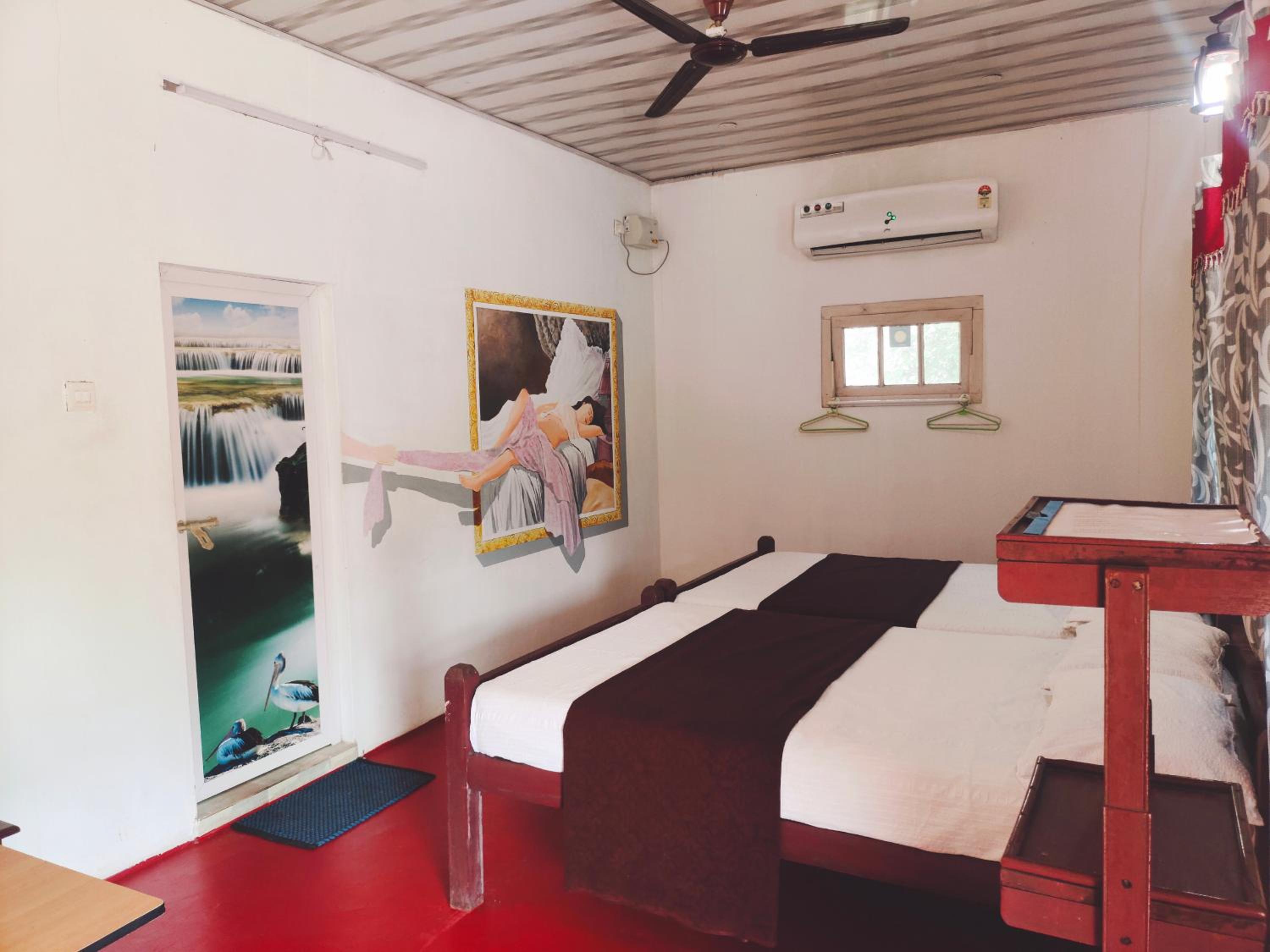 Large Double or Twin Room - Photo 13