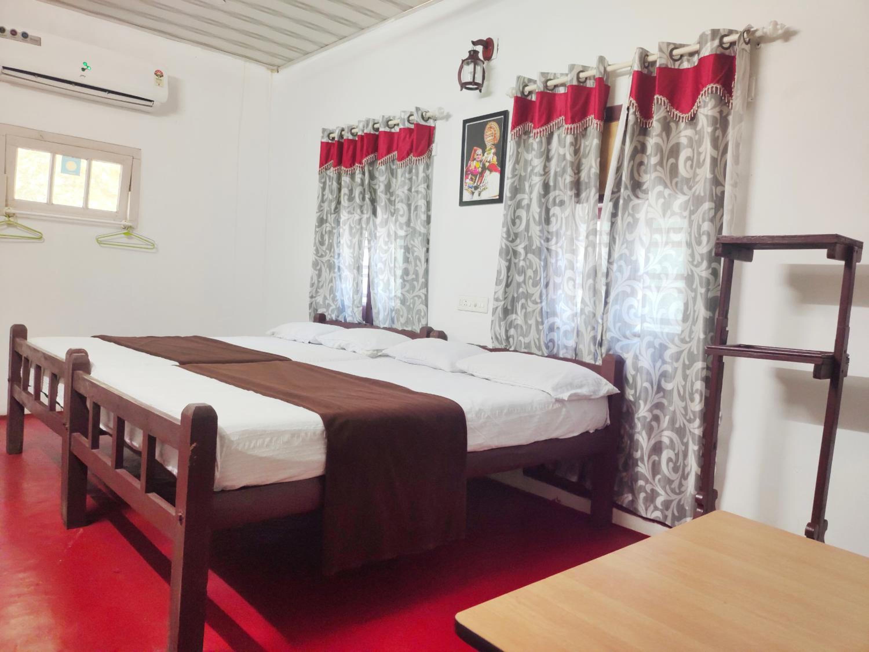 Large Double or Twin Room - Photo 14