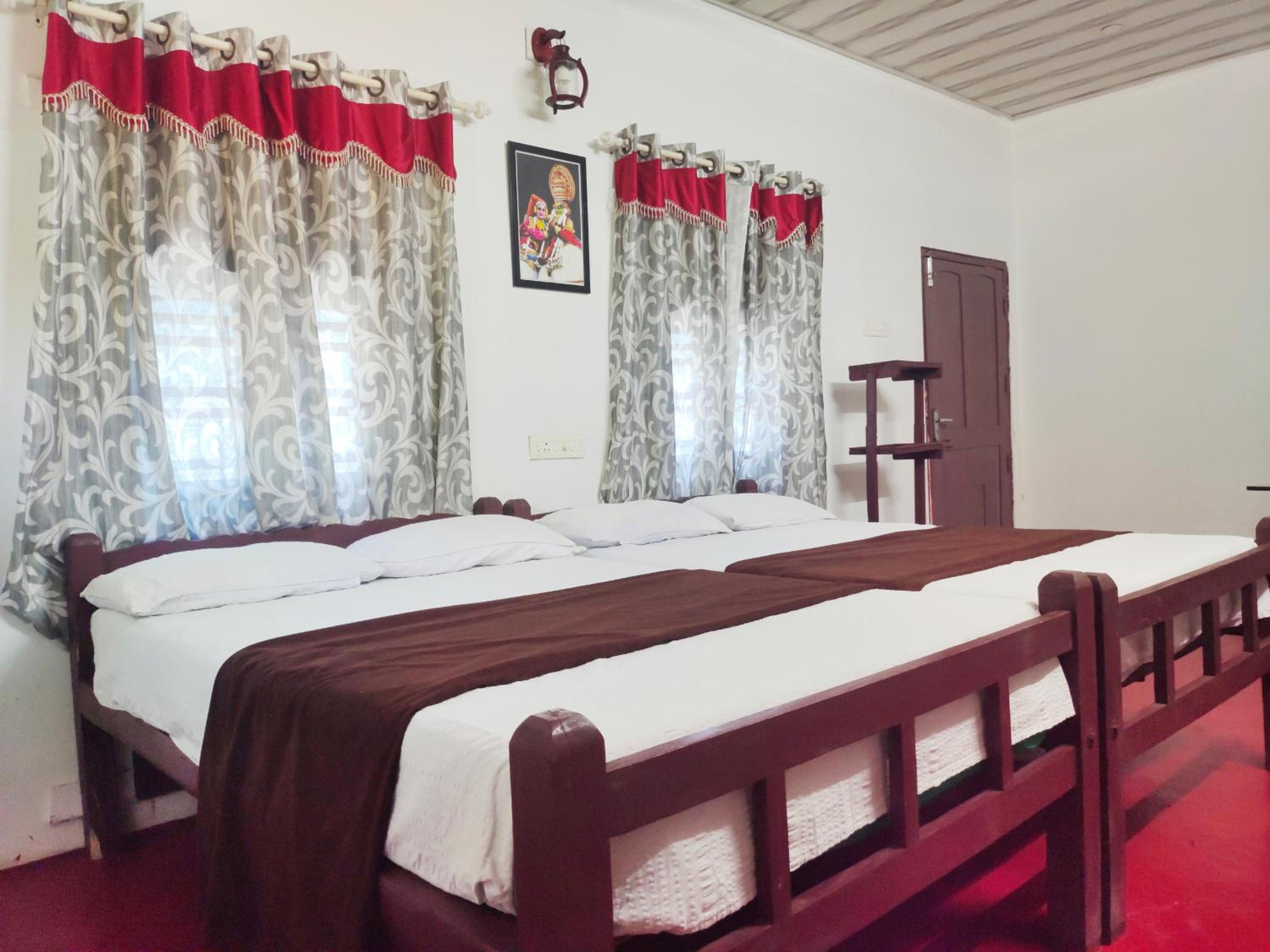 Large Double or Twin Room - Photo 15