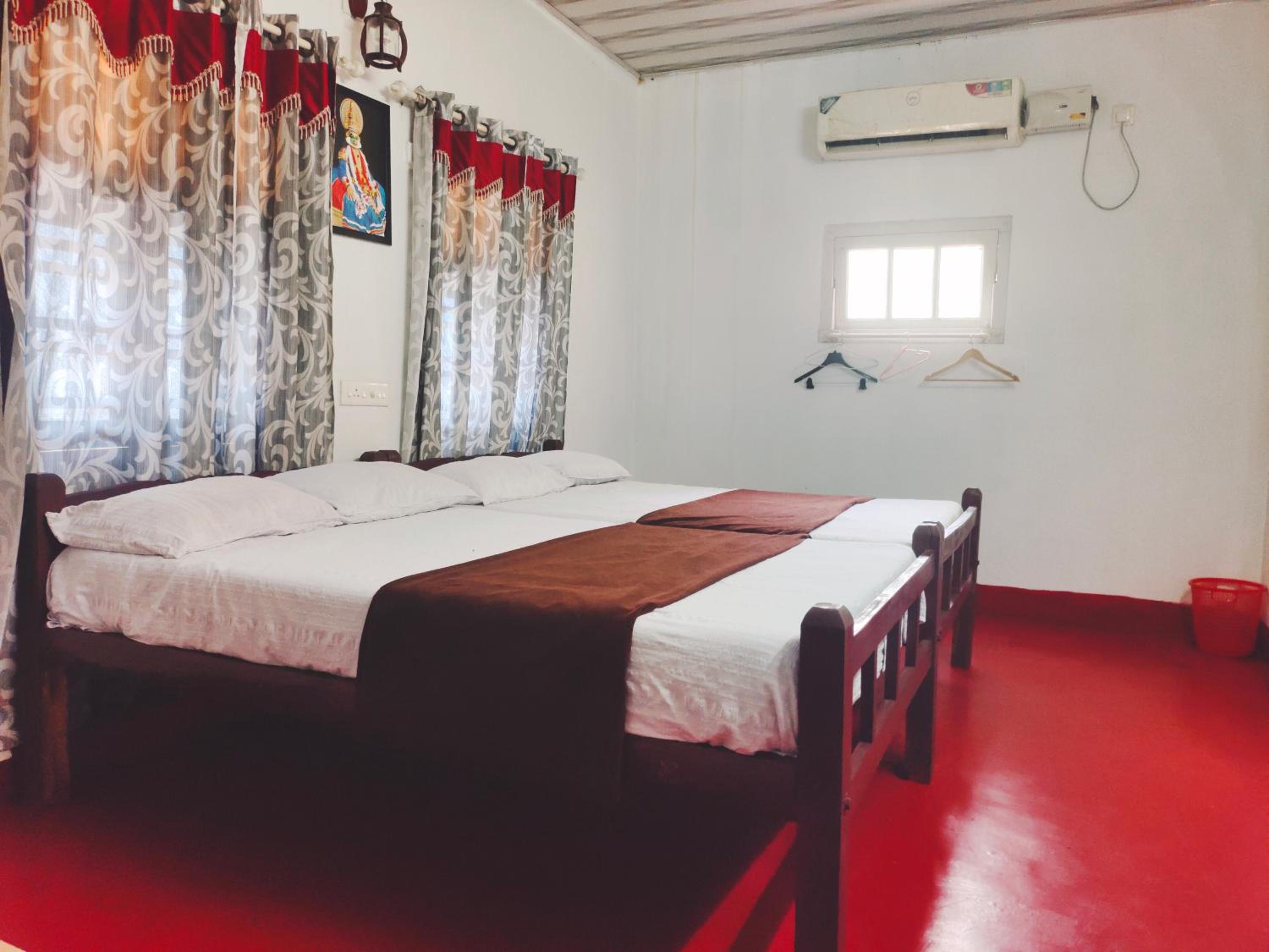 Large Double or Twin Room - Photo 5