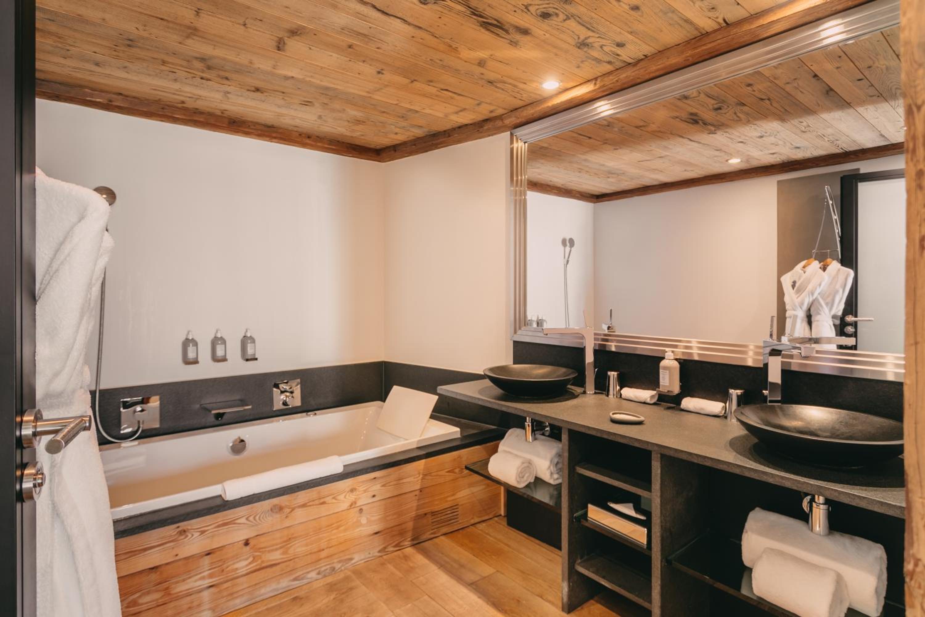 Tradition Suite (4 Adults) photo 3