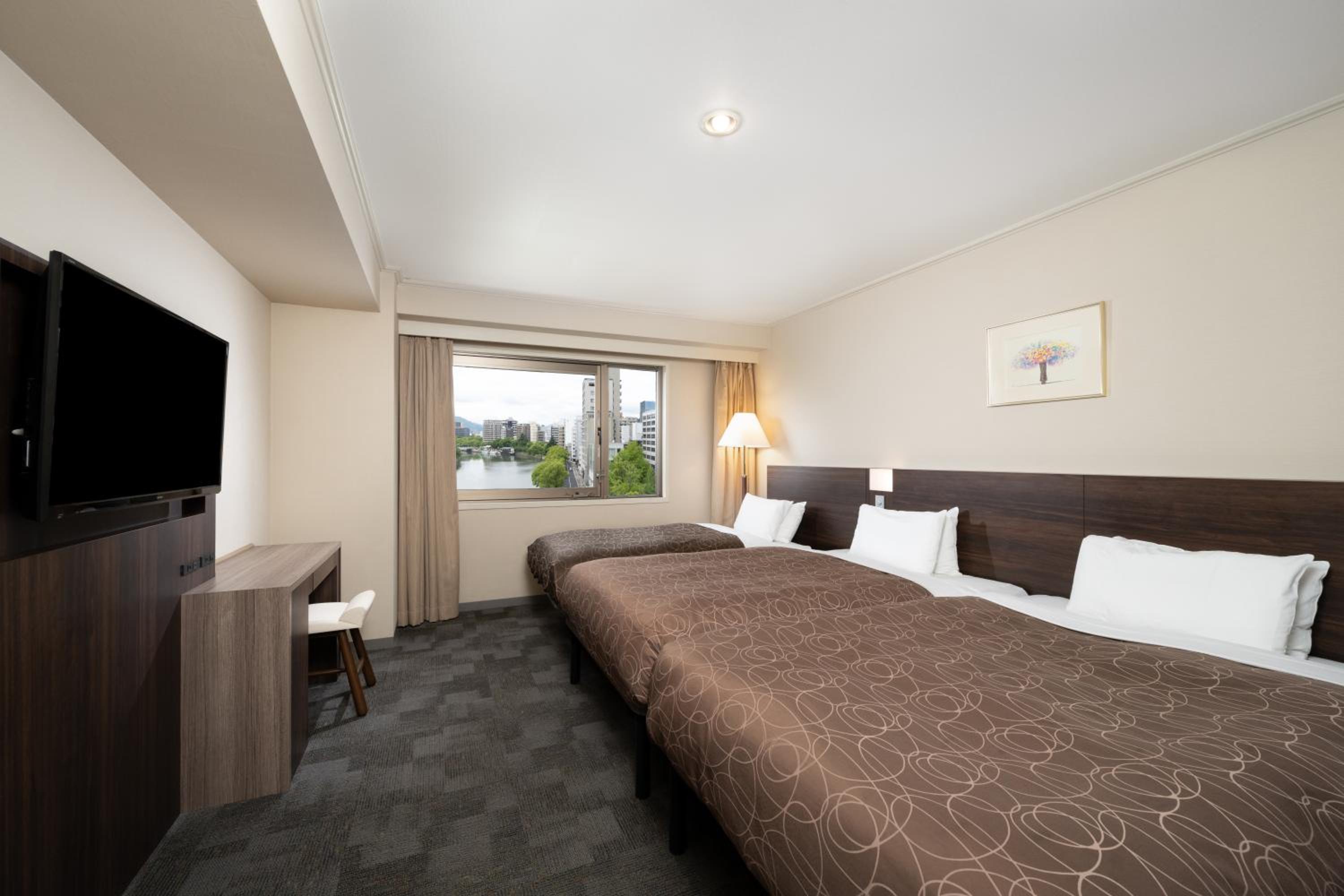 Superior Twin Room with Park View with 1 extra bed - Non-Smoking - Photo 1