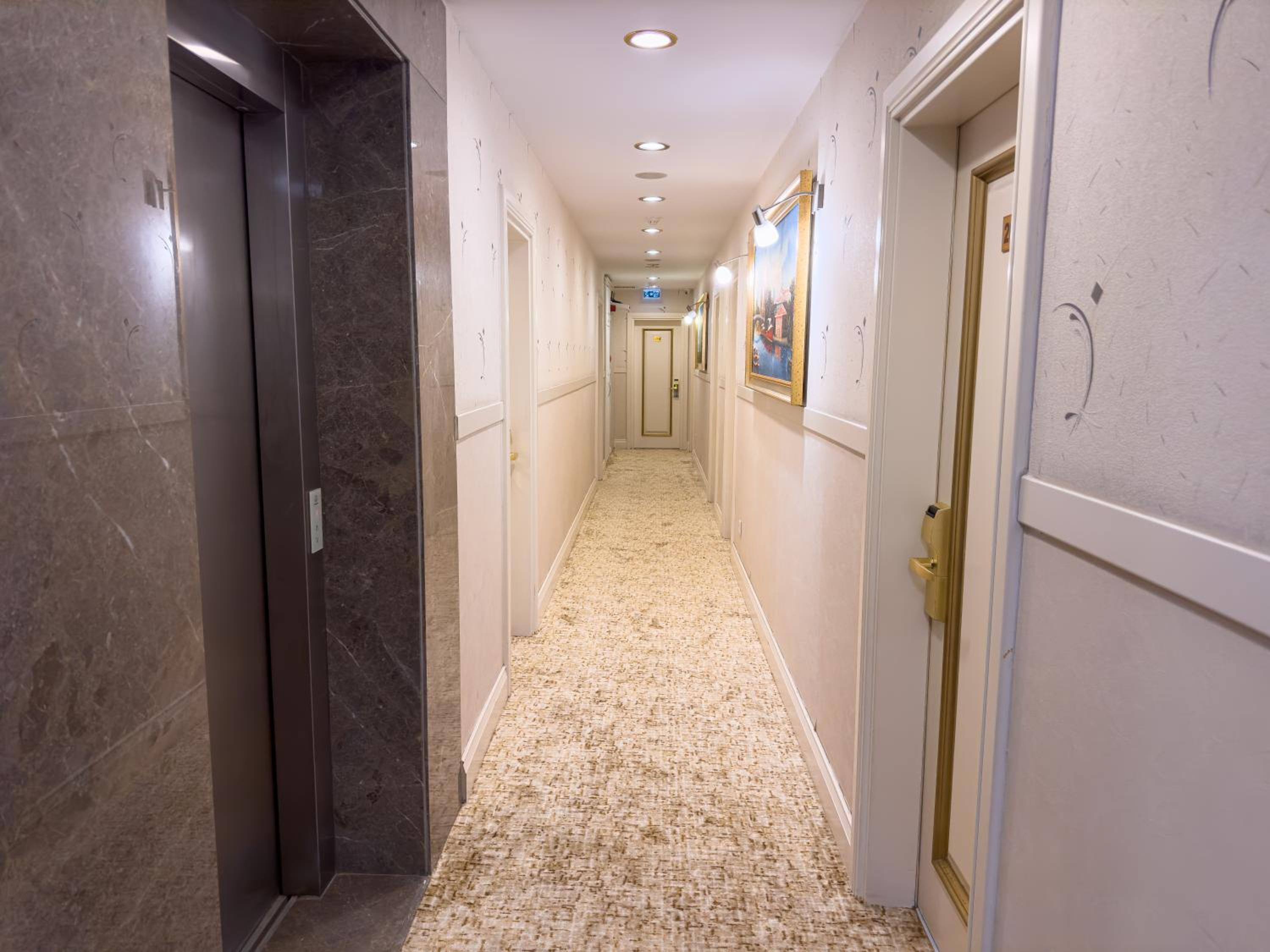 Double or Twin Room photo 3