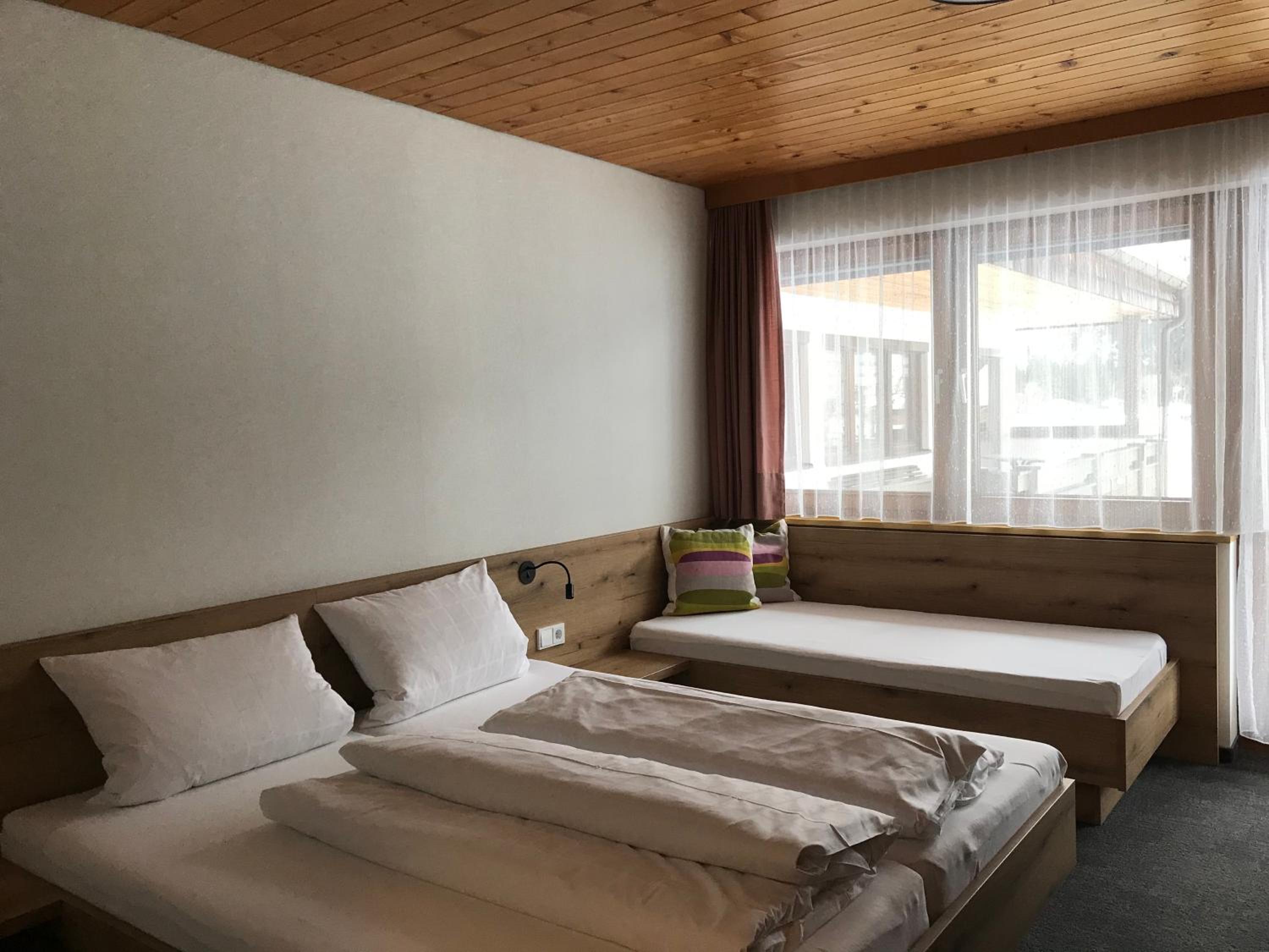 Two-Bedroom Apartment with Balcony photo 3