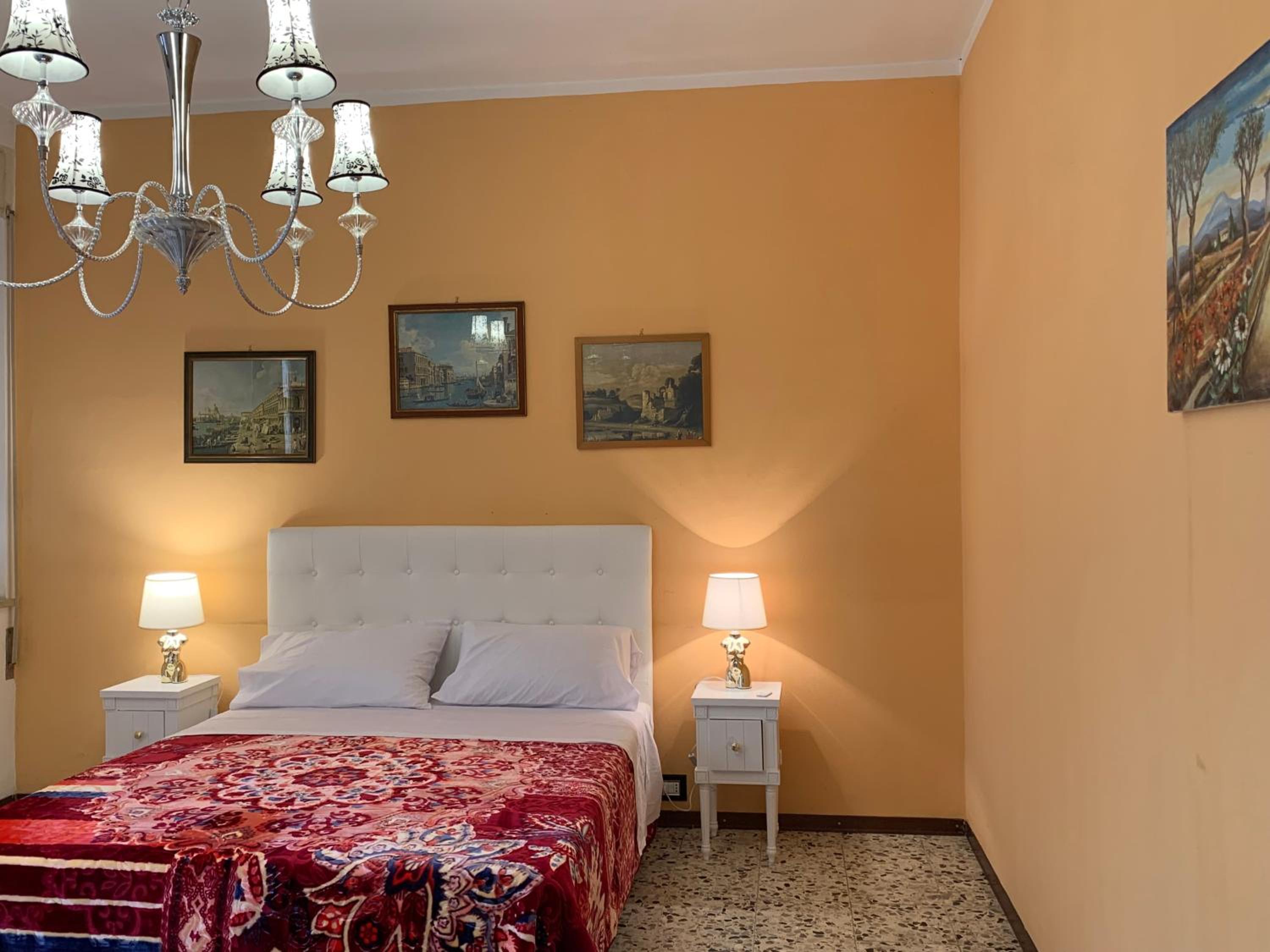 Double Room - Photo 6