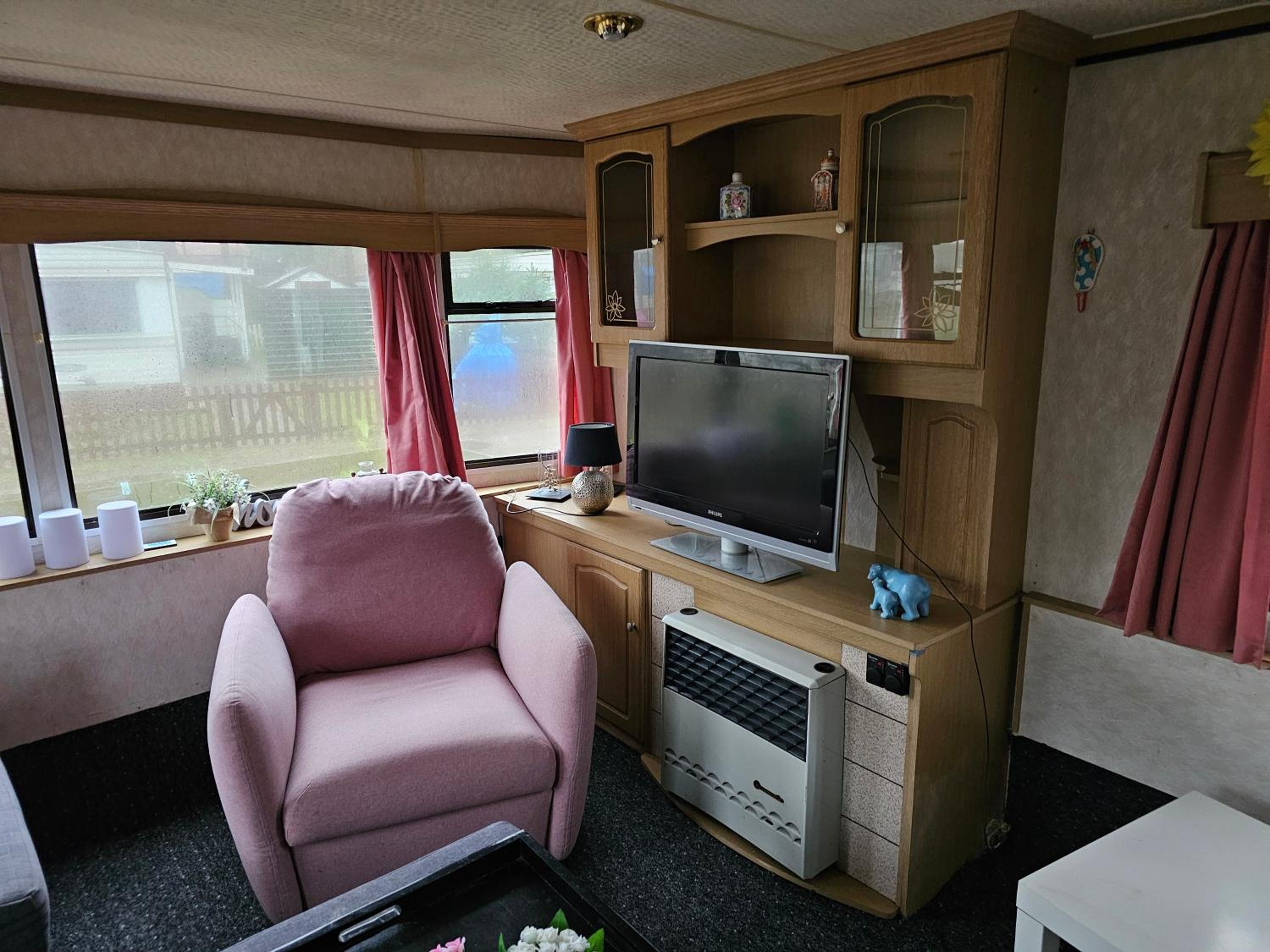 Mobile Home photo 1