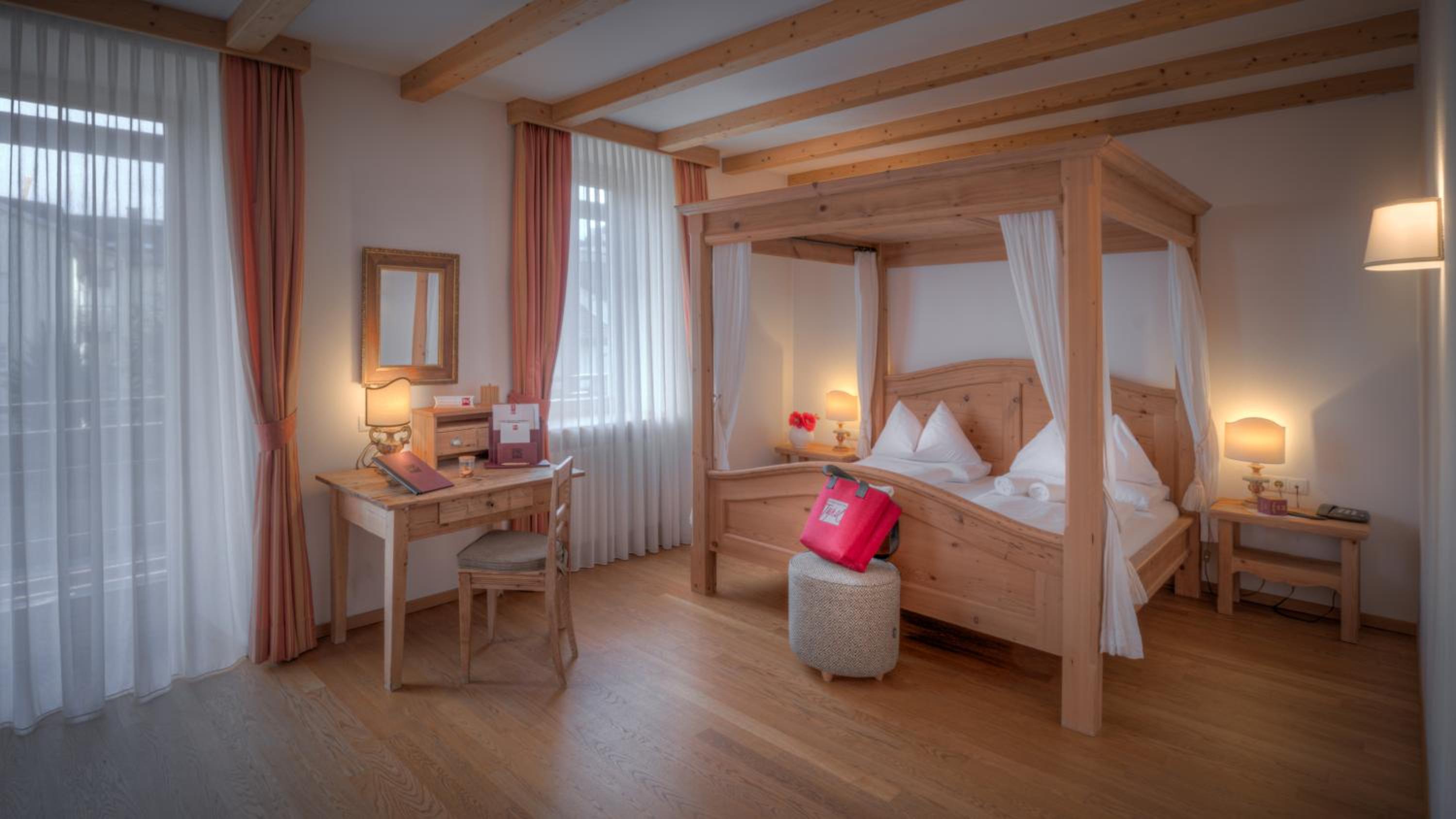 Large Double Room - Photo 1