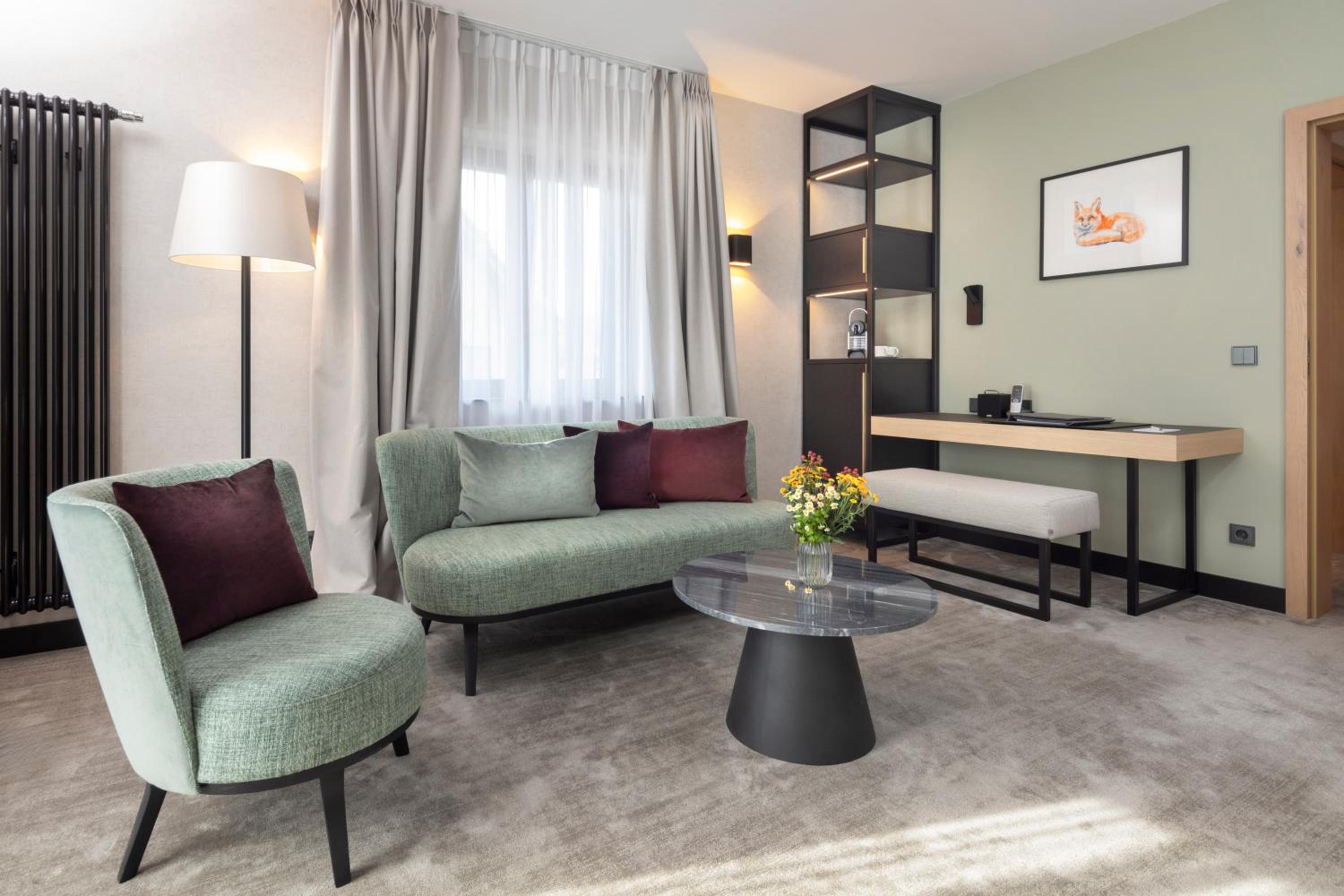 Modern Junior Suite - Photo 5