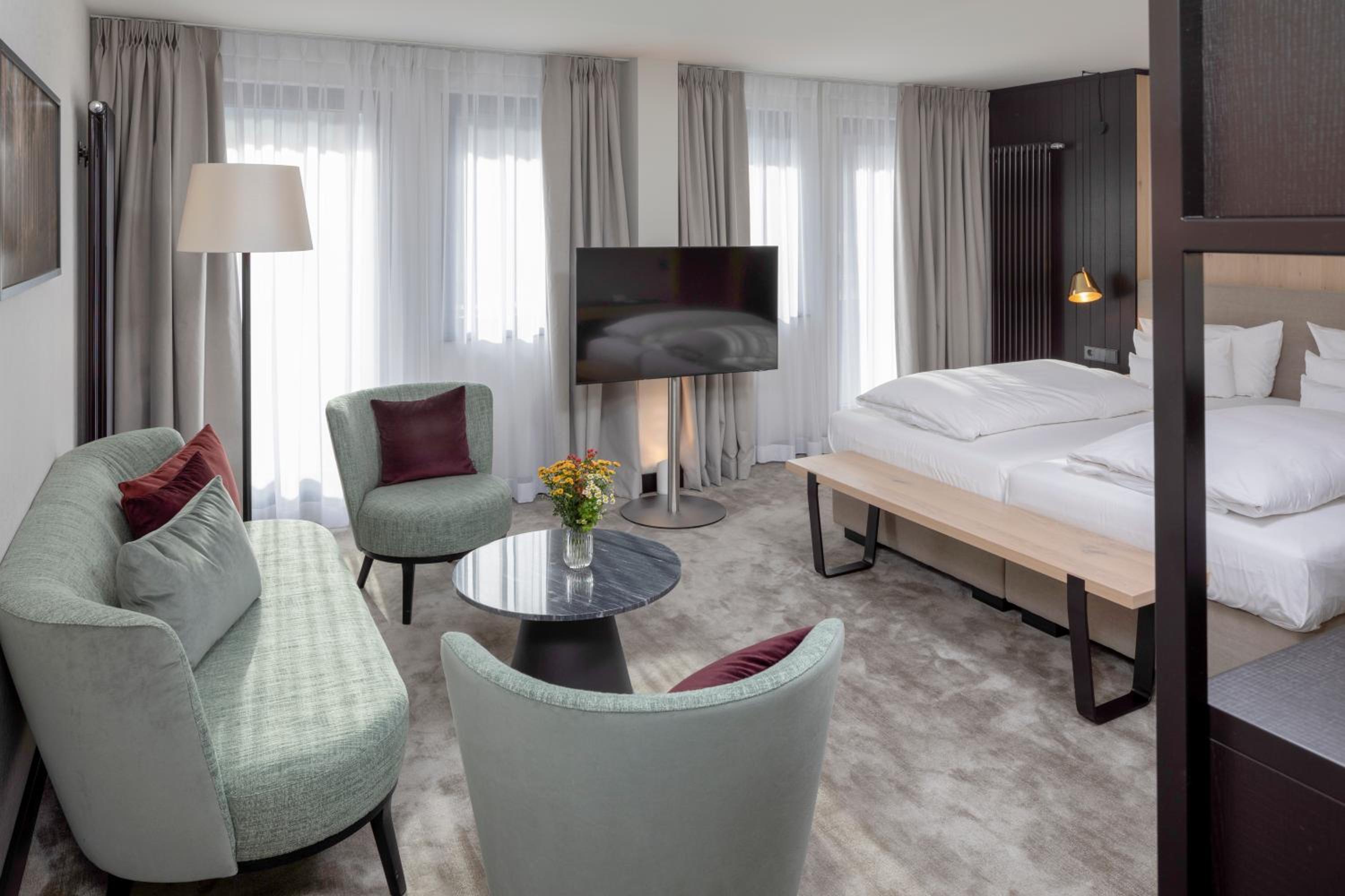 Modern Junior Suite - Photo 4