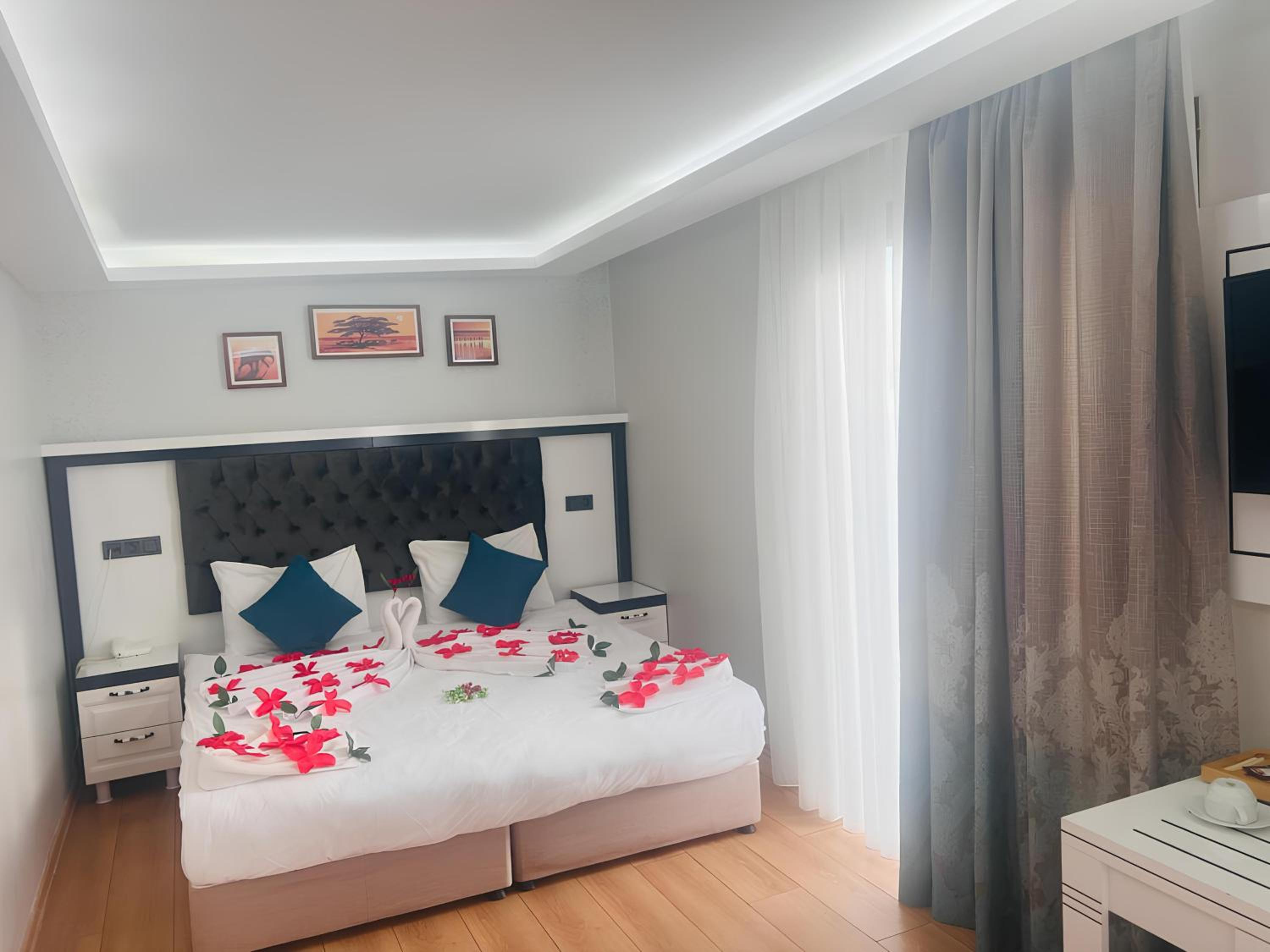 Deluxe Double Room With Balcony And Sea View photo 2