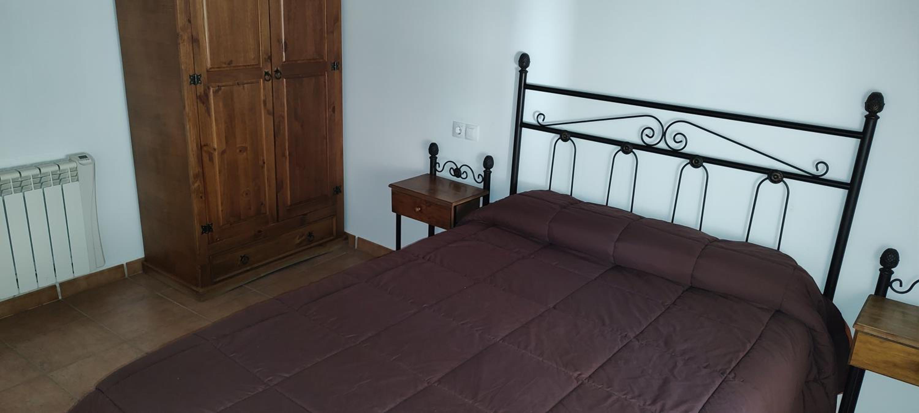 Three-Bedroom Townhouse - Photo 2