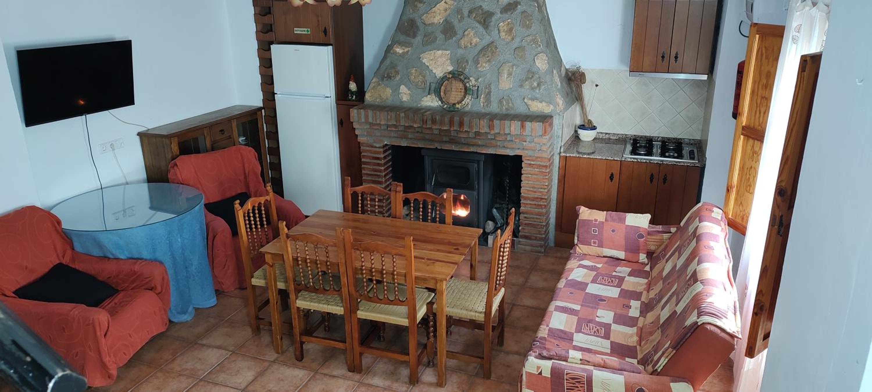 Four-Bedroom House - Photo 3