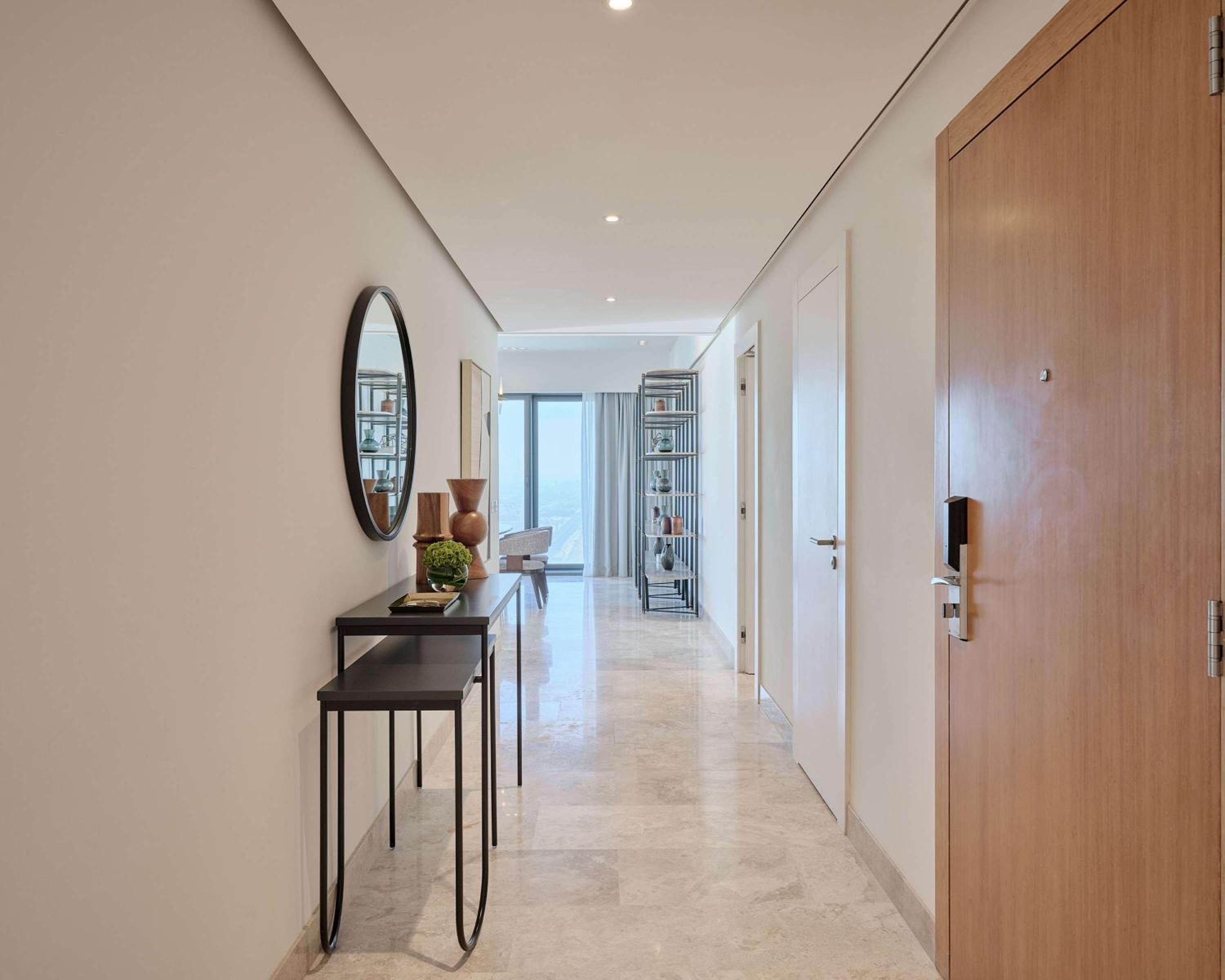 Three-Bedroom Apartment - High Floor - Photo 2