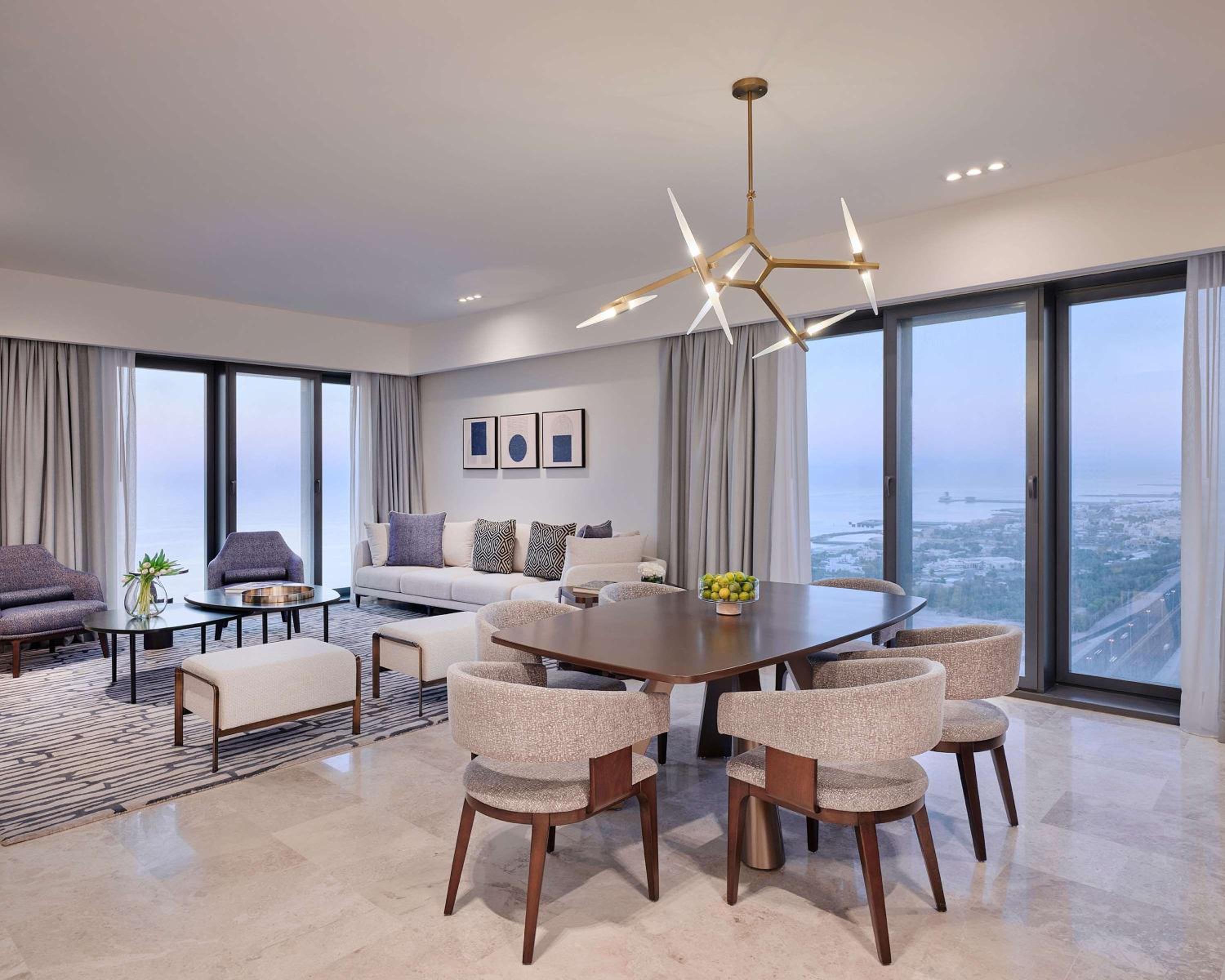 Three-Bedroom Apartment - High Floor - Photo 3