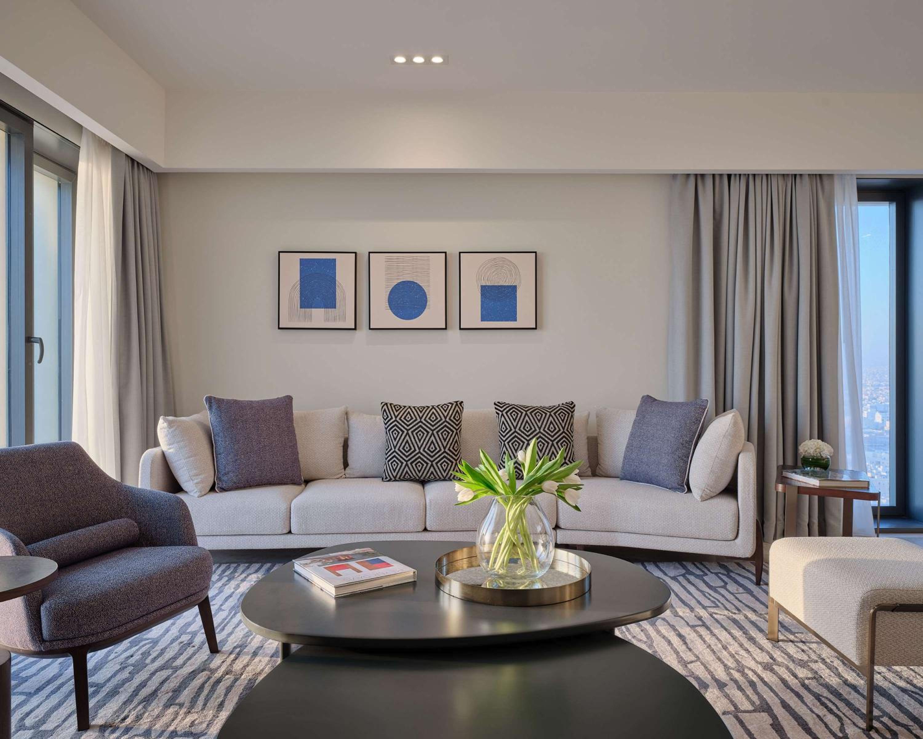 Three-Bedroom Apartment - High Floor - Photo 4