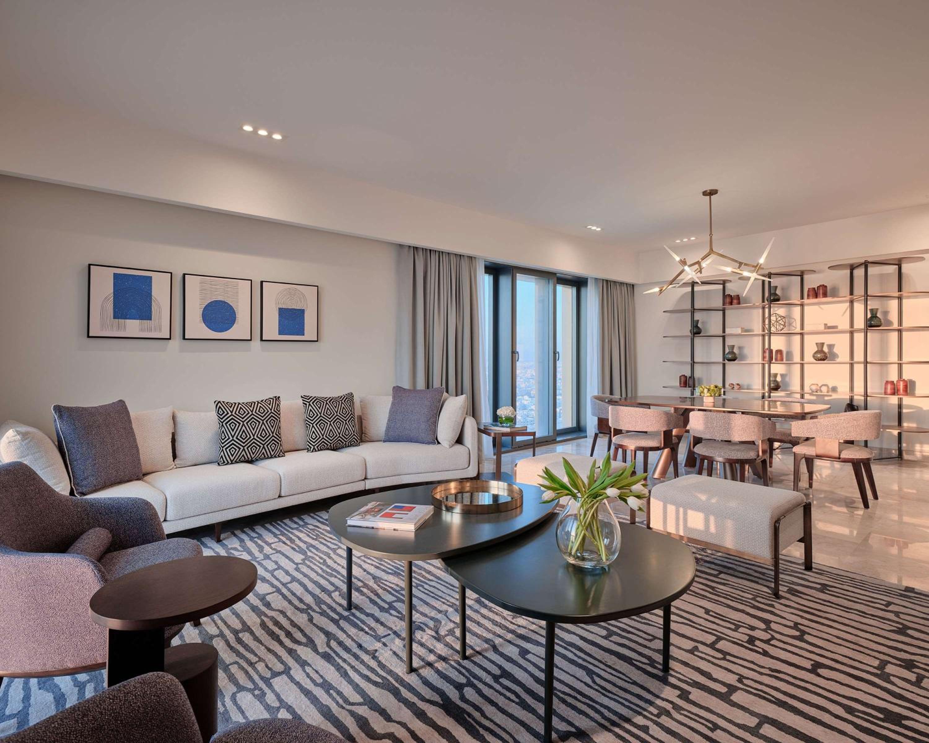 Three-Bedroom Apartment - High Floor - Photo 5
