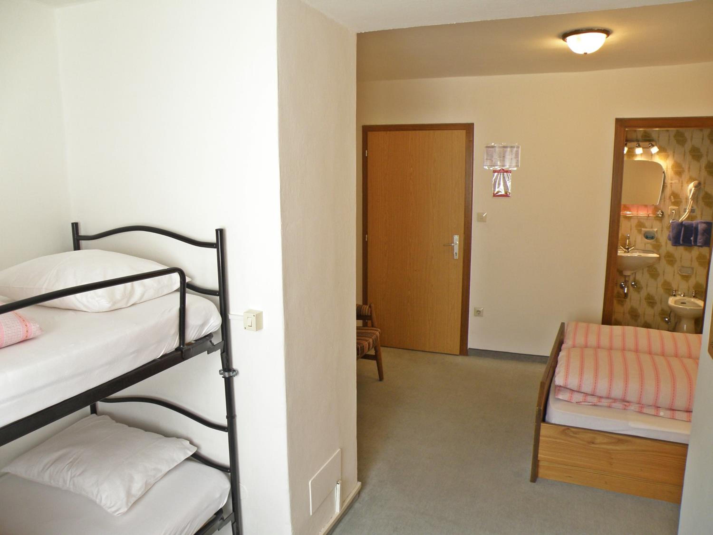 Family Room (2 Adults + 2 Children) photo 2