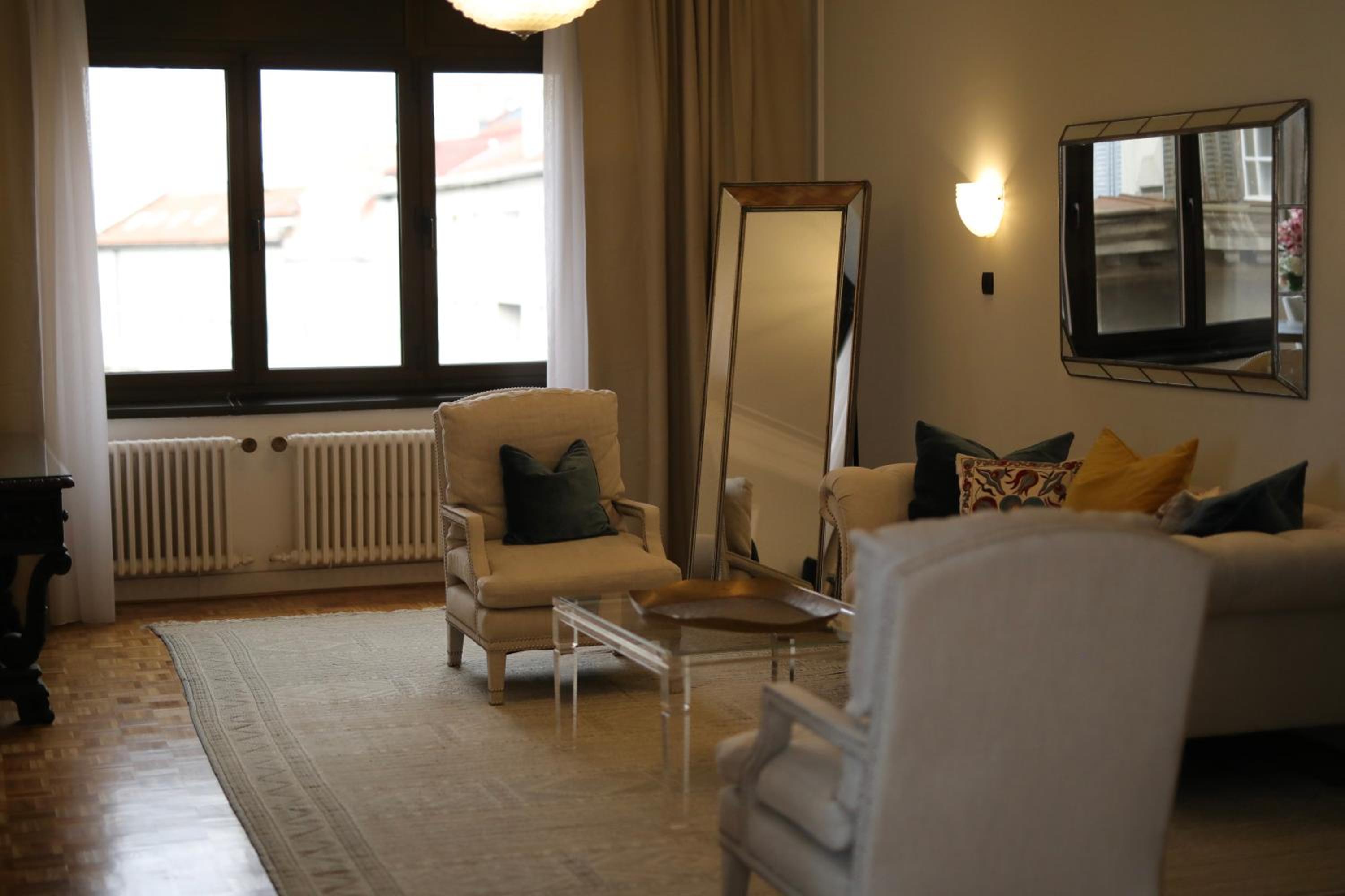 Suite with City View - Photo 3