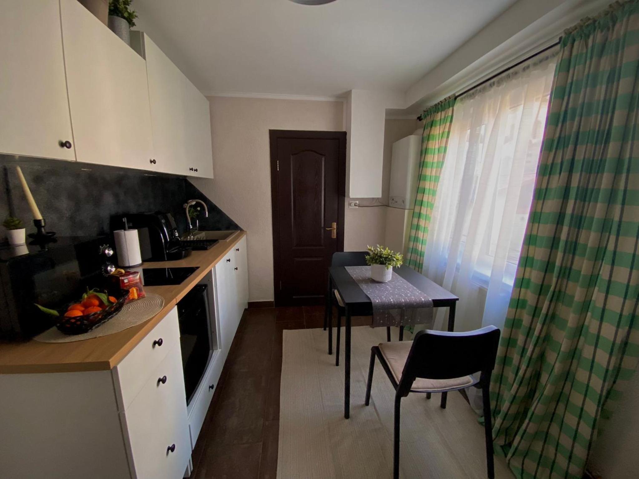 One-Bedroom Apartment photo 2