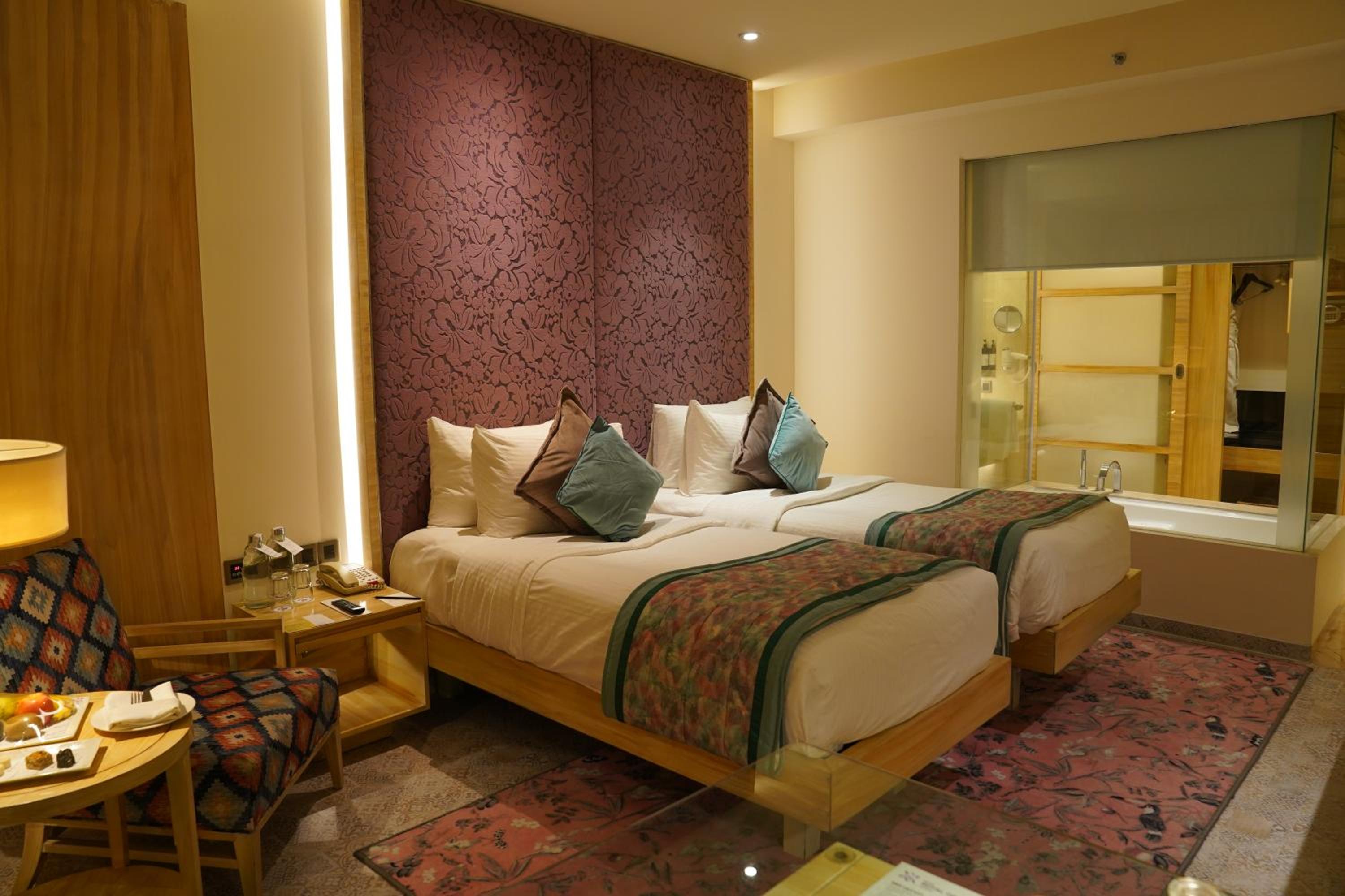 Deluxe Twin Bed with Bath Tub